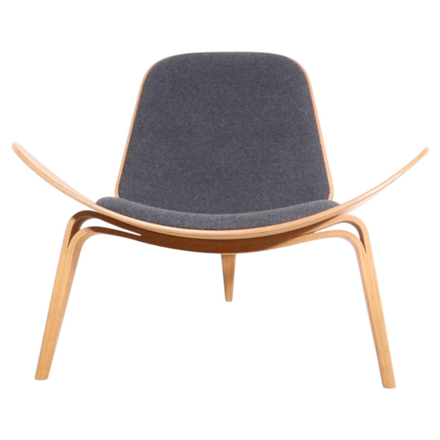 Hans Wegner Shell Chair for Carl Hansen and Son, Ch07 Oak Finish