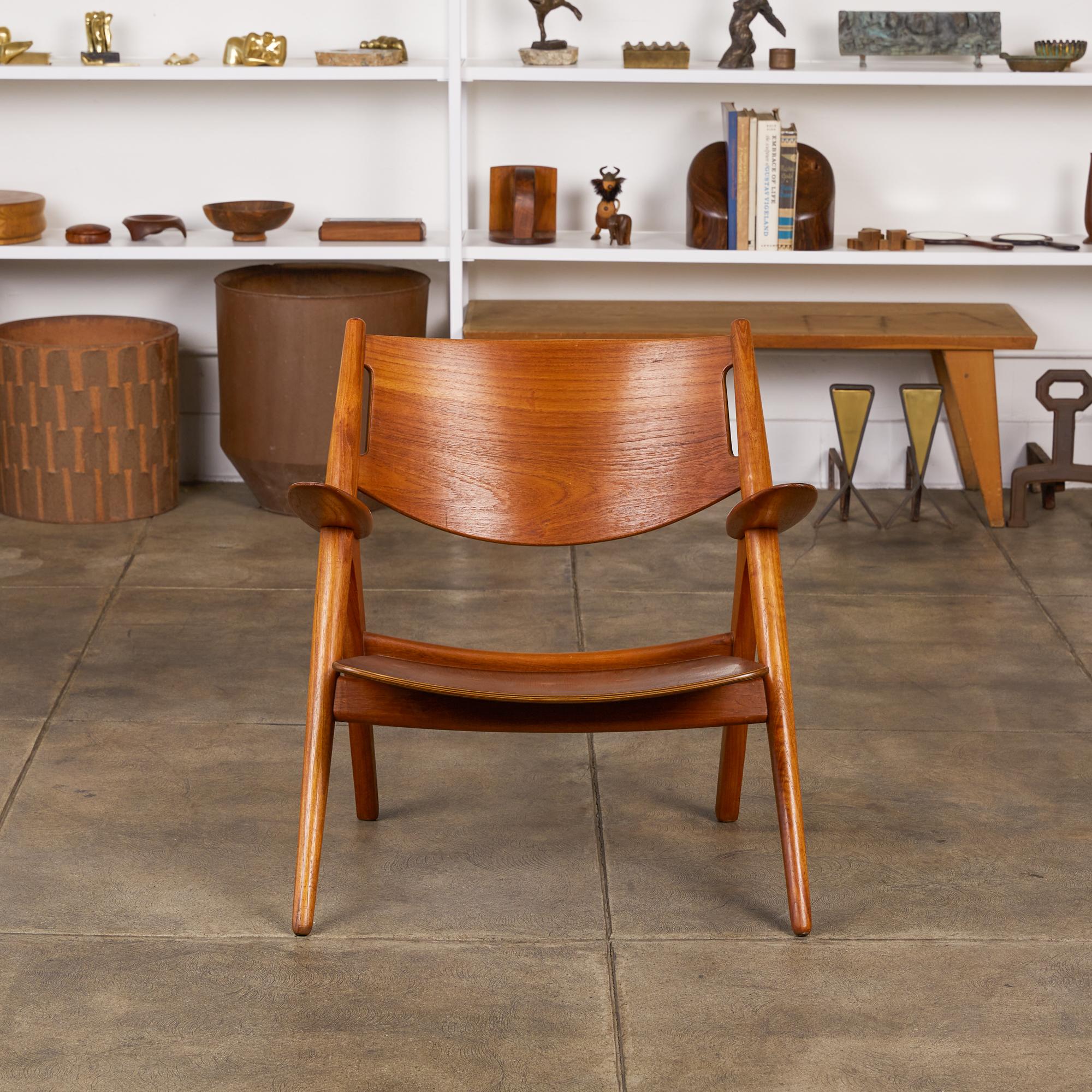 Hans Wegner CH-28 Sawbuck Lounge Chair In Excellent Condition In Los Angeles, CA