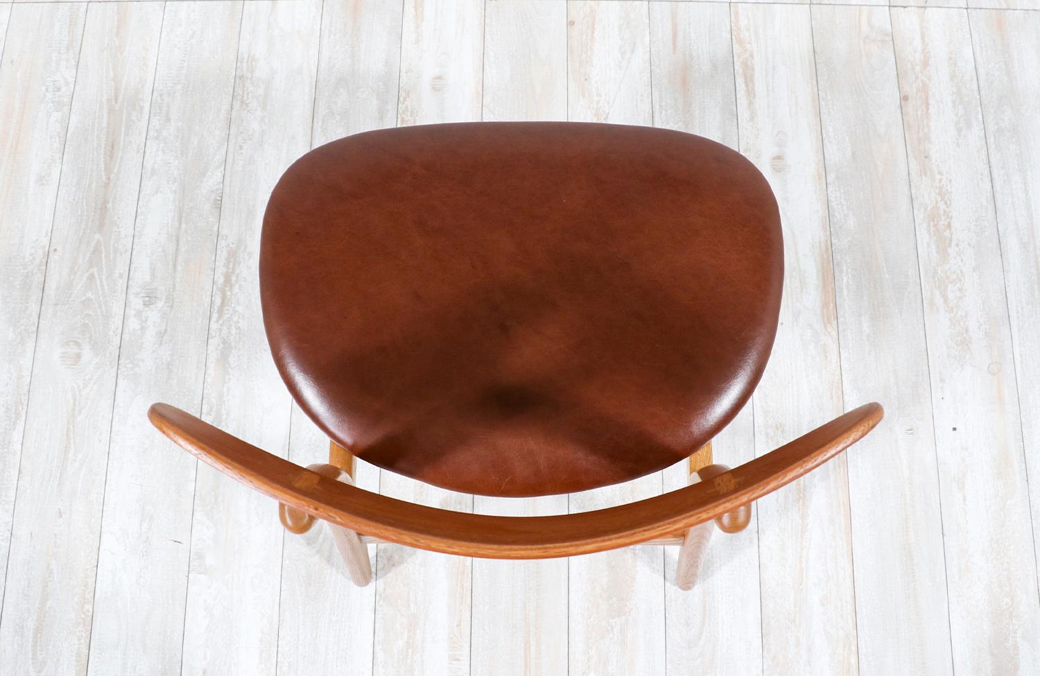 Expertly Restored - Hans Wegner CH-30 Oak & Leather Chair Carl Hansen & Son For Sale 2