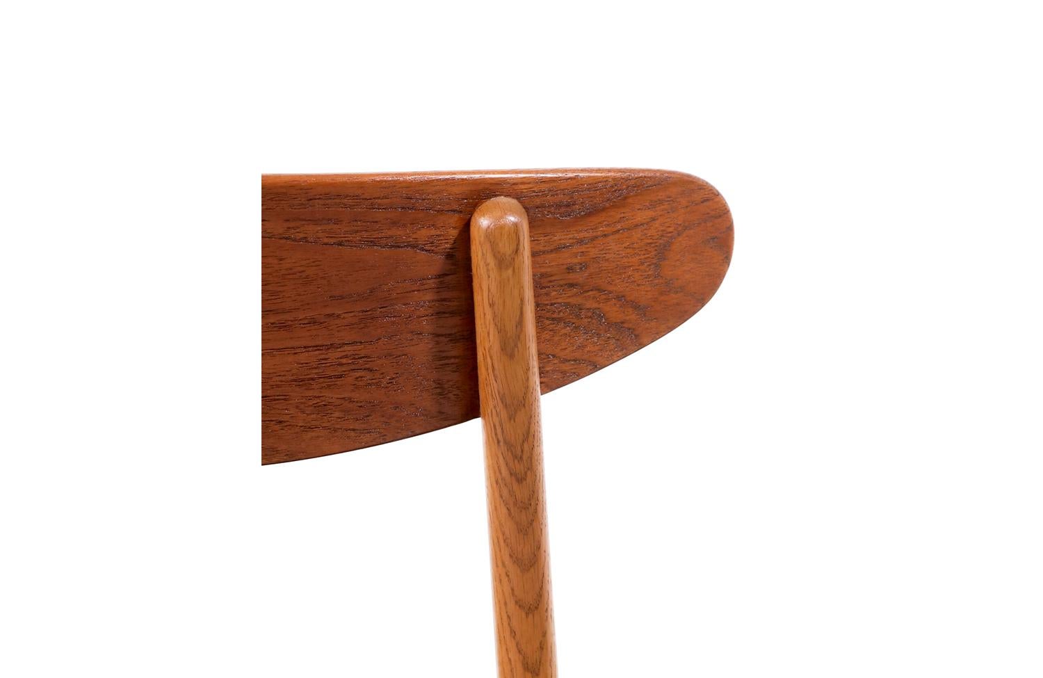Fachmännisch restauriert - Hans Wegner CH-30 Eiche & Leder Stuhl Carl Hansen & Son (Mitte des 20. Jahrhunderts)