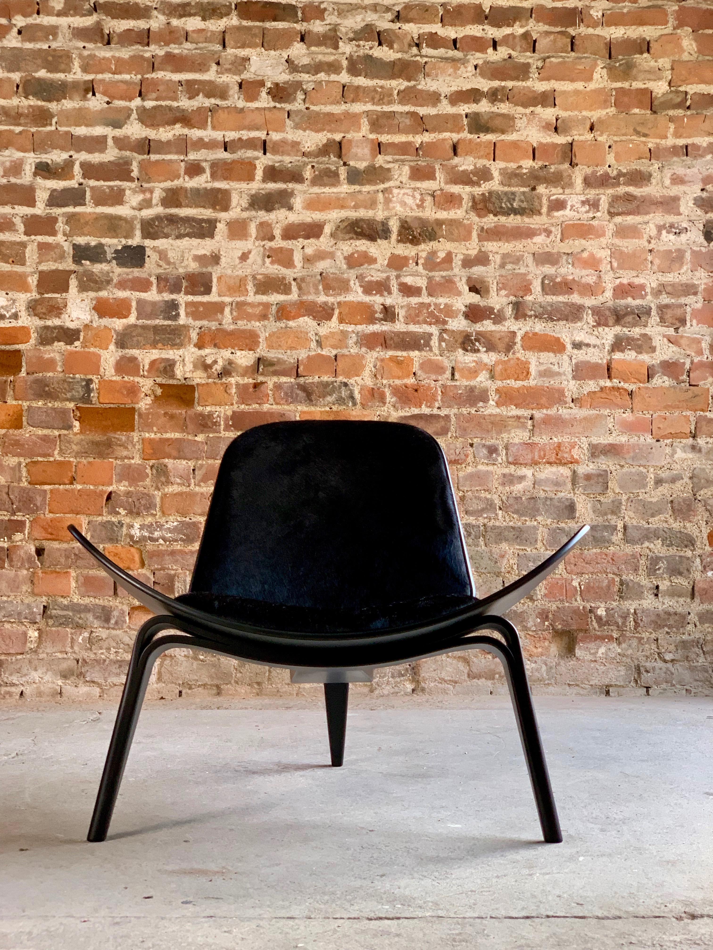 Hans Wegner CH07 Black Shell Chair Carl Hansen & Son, Denmark, Midcentury Danish 5