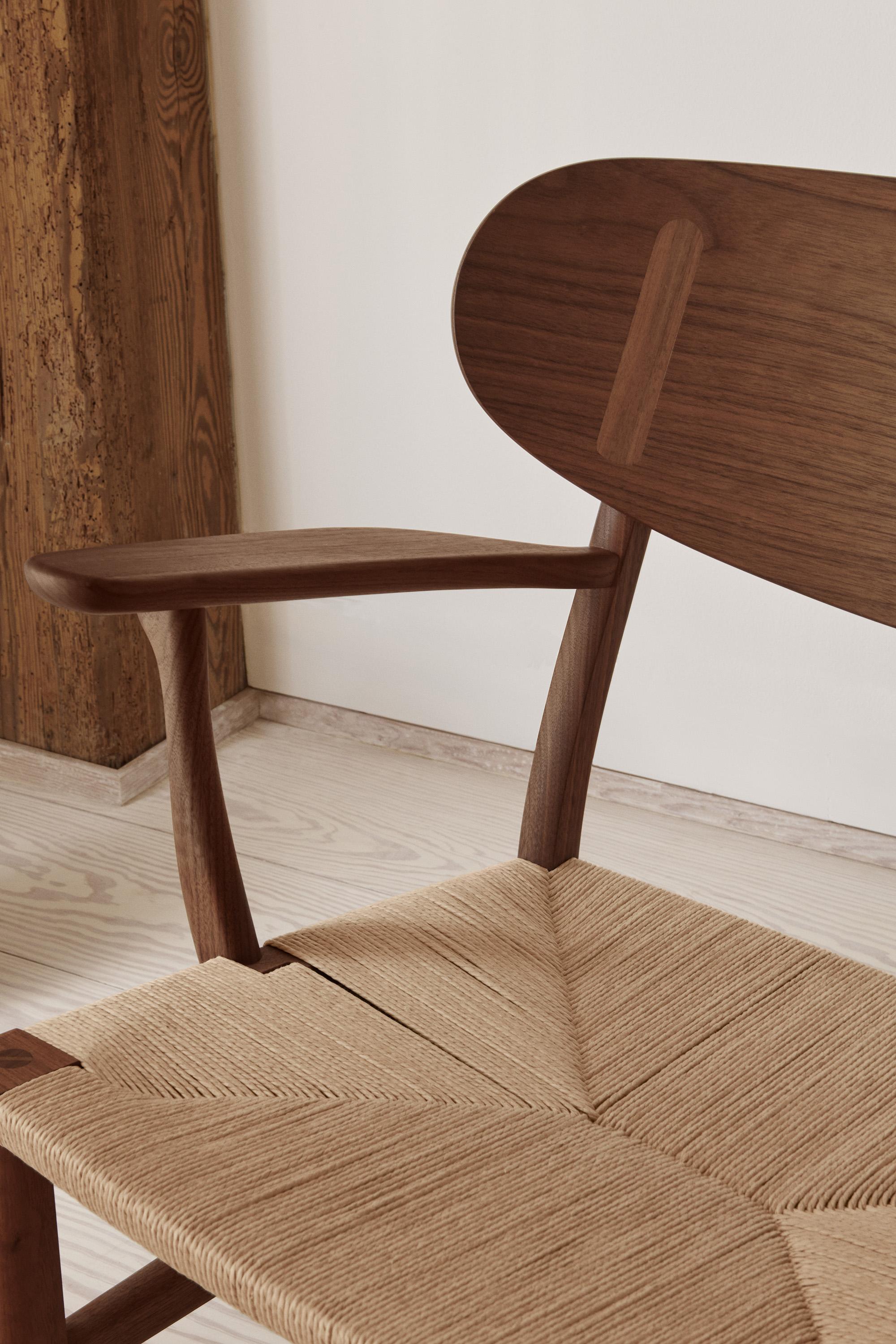Sedia 'CH22' di Hansen in Oak e olio di teak per Carl Hansen & Son In condizioni Nuovo in vendita a Glendale, CA