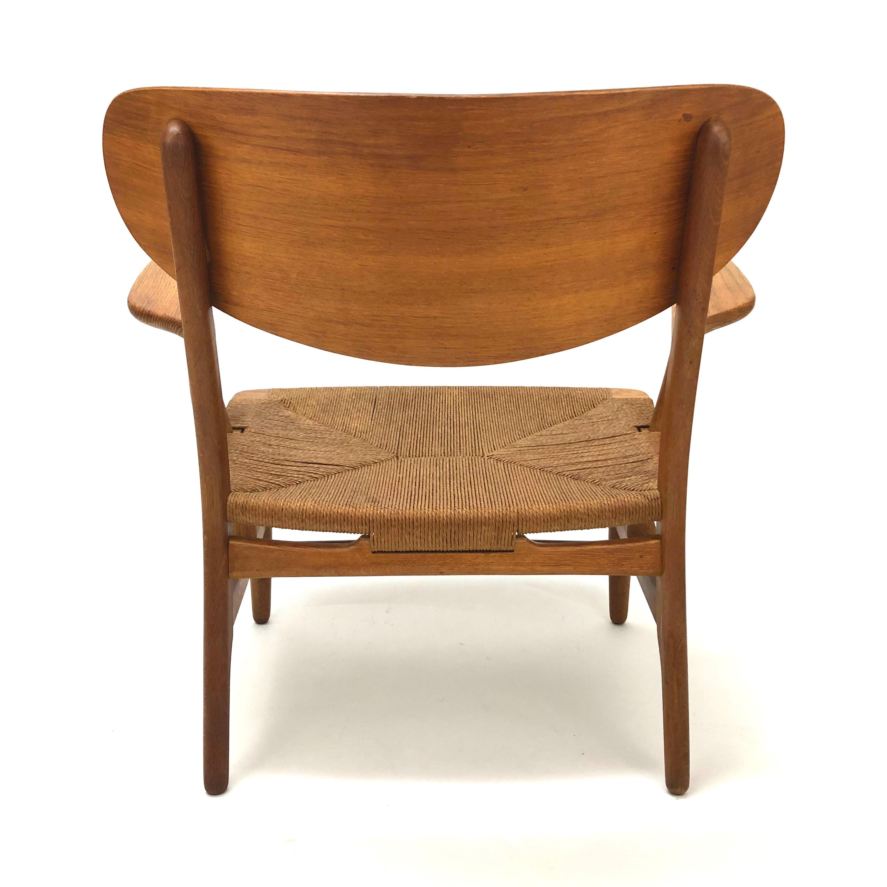 Mid-20th Century Hans Wegner CH22 Lounge Chair in Teak and Oak