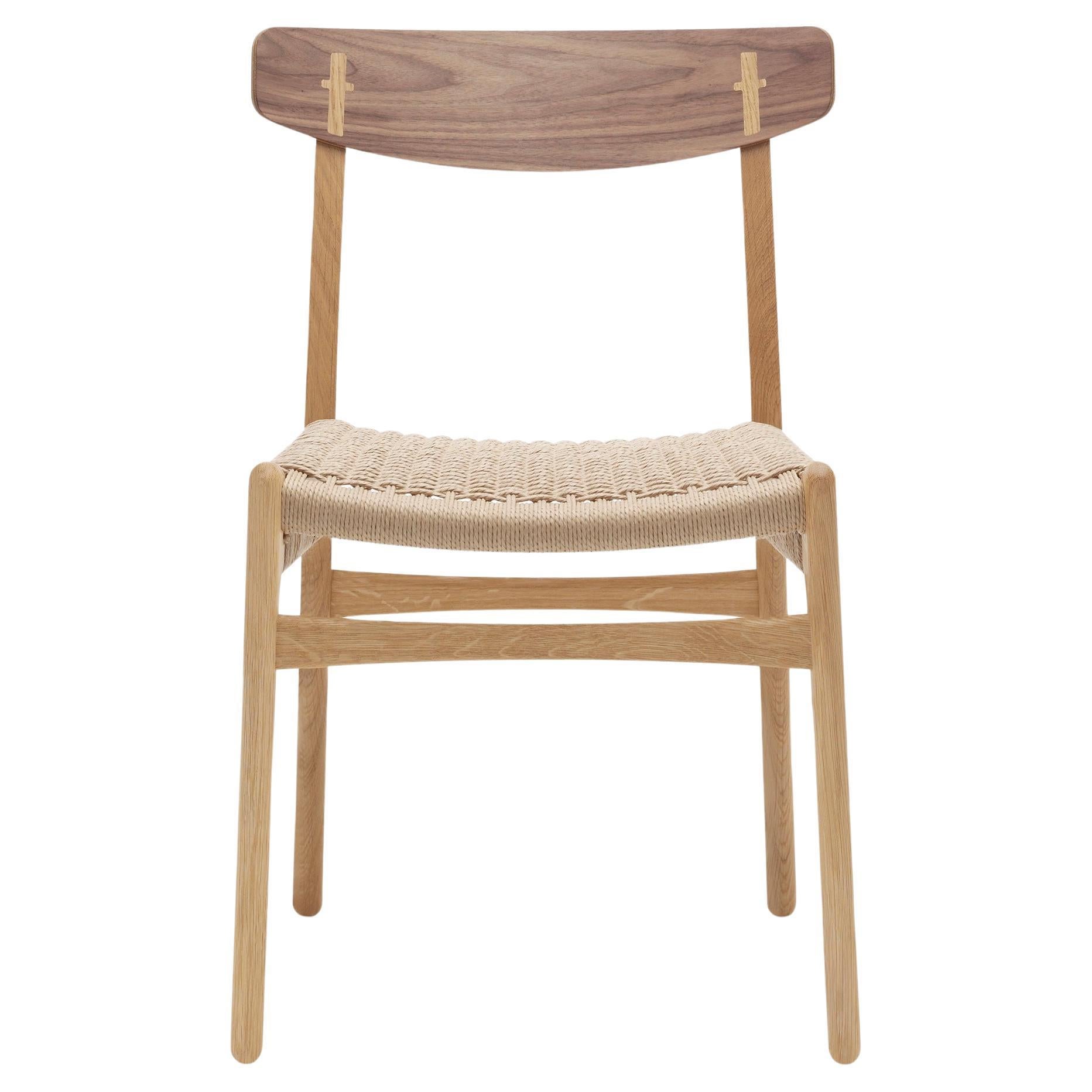 Sedia “CH23” di Hans Wegner in noce e rovere oliati per Carl Hansen & Son in vendita