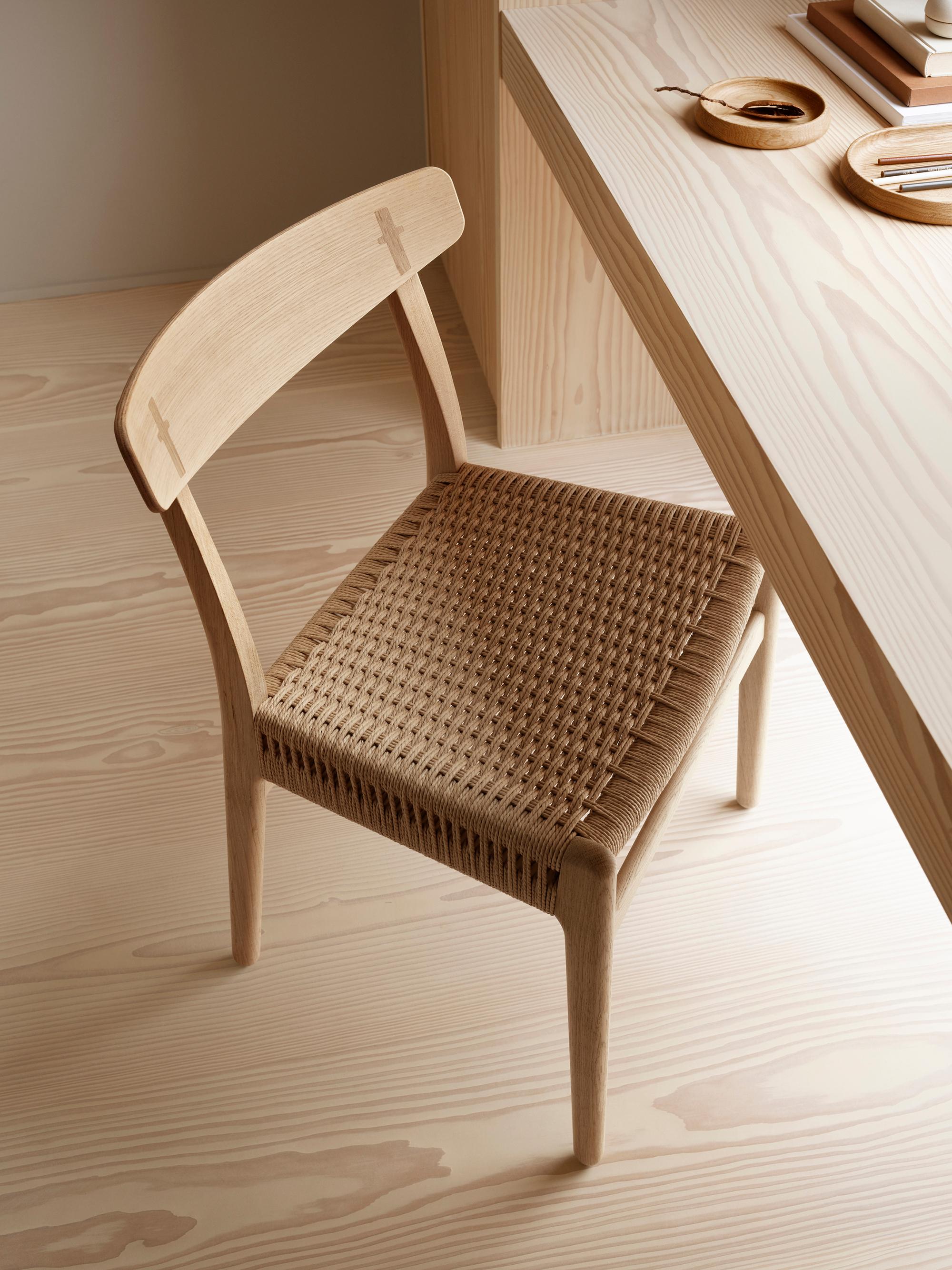 Sedia Hansen 'CH23' in olio di noce e corda di carta nera per Carl Hansen & Son In condizioni Nuovo in vendita a Glendale, CA