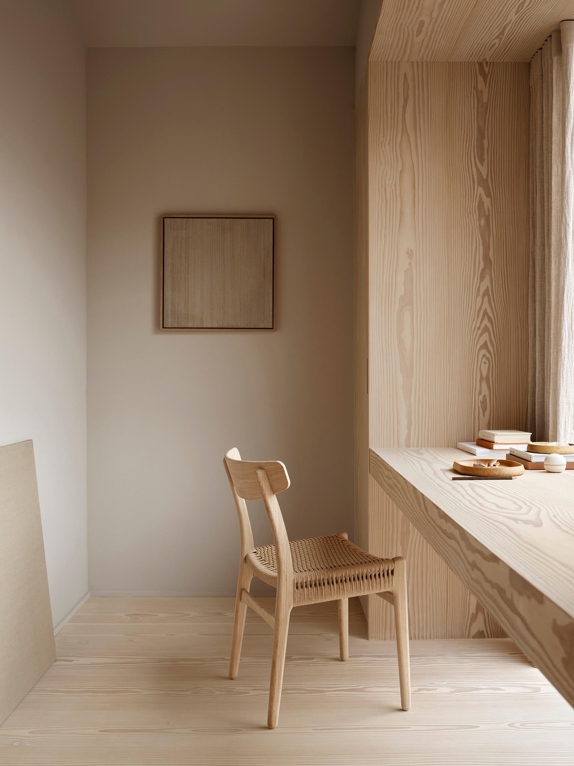 XXI secolo e contemporaneo Sedia Hansen 'CH23' in olio di noce e corda di carta nera per Carl Hansen & Son in vendita