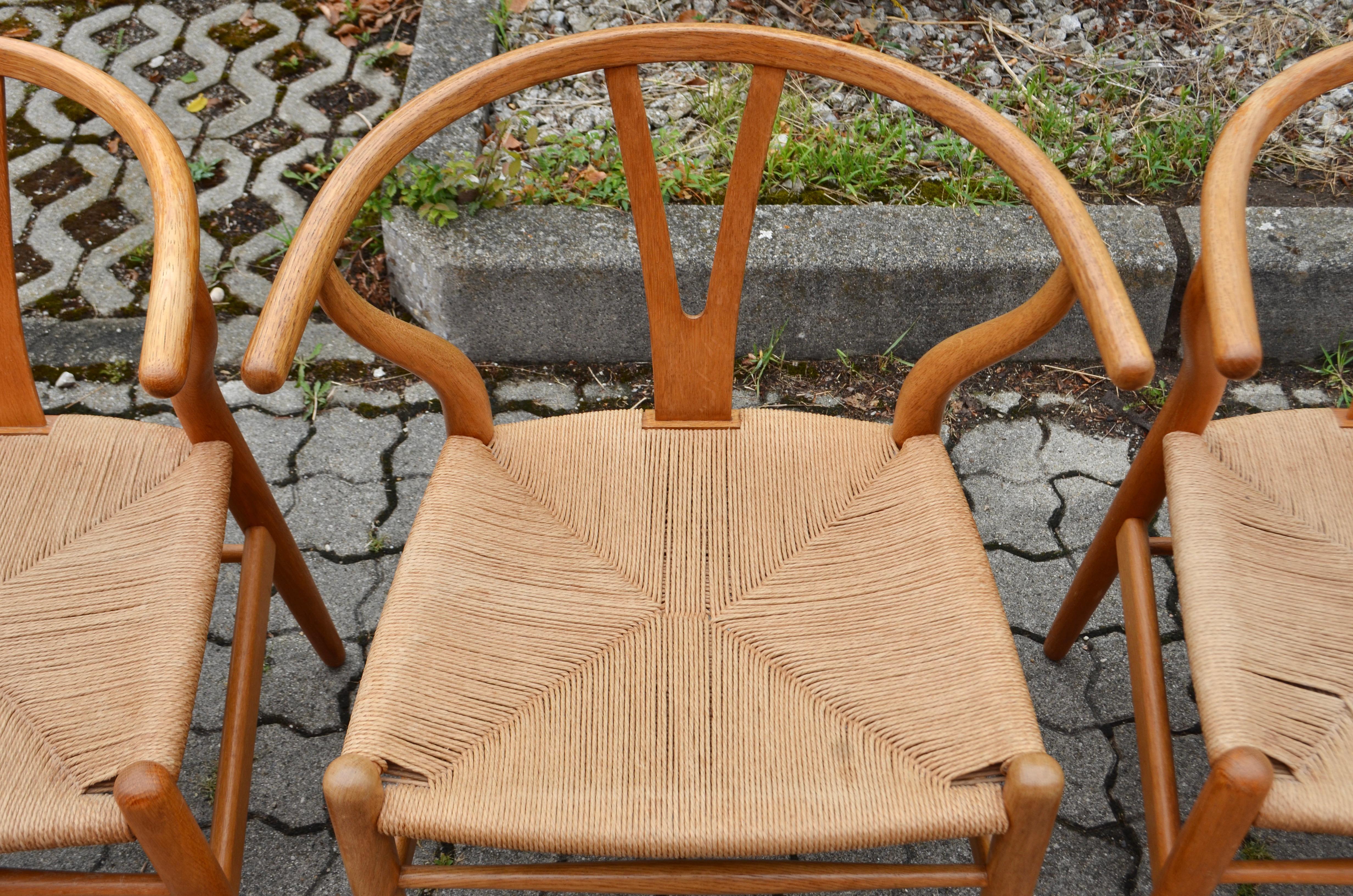 Hans Wegner CH24 chaise en chêne vintage Wishbone Y pour Carl Hansen lot de 4 en vente 4