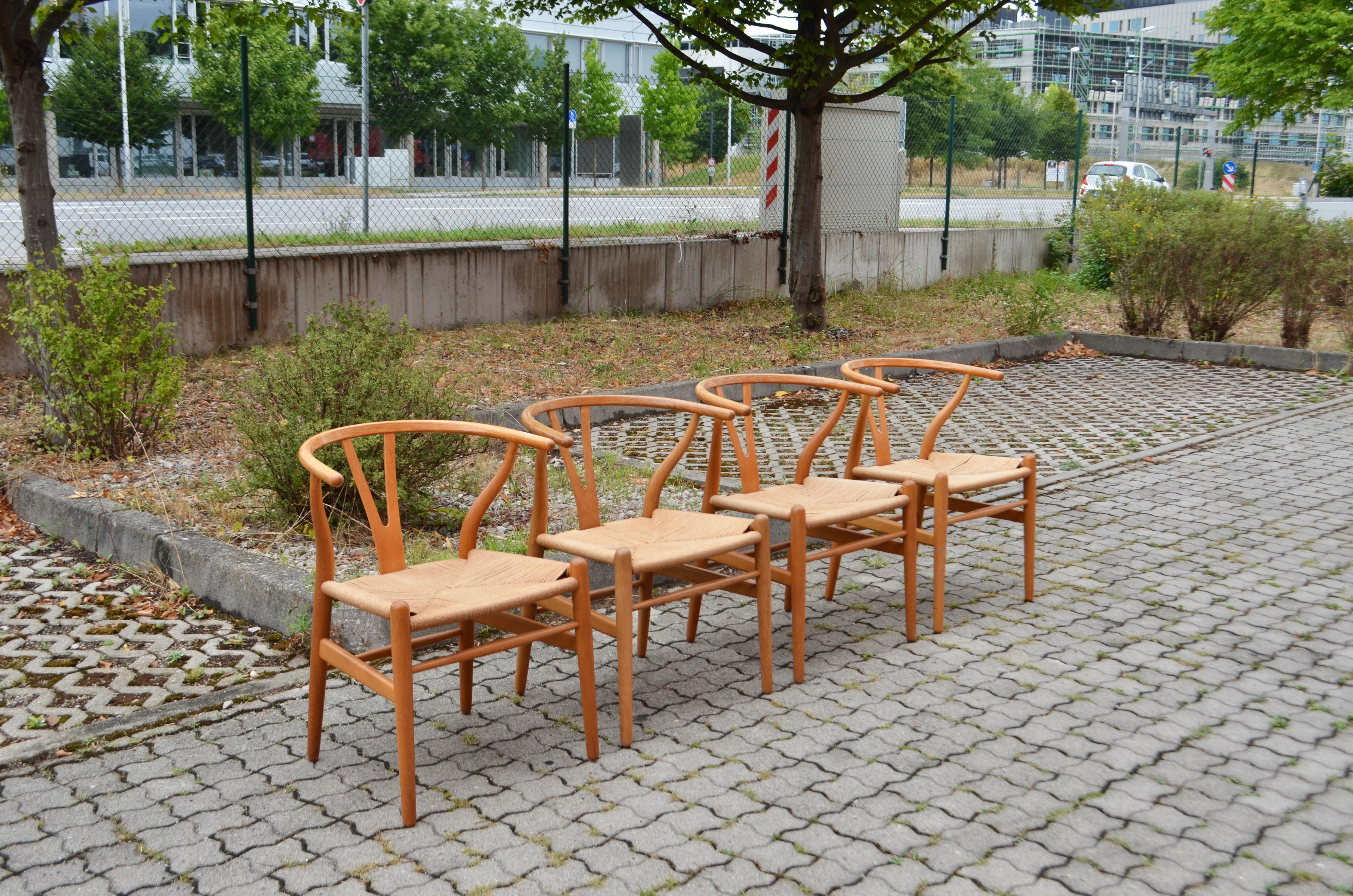 Danish Hans Wegner CH24 Vintage Oak Wishbone Y Chair for Carl Hansen Set of 4 For Sale