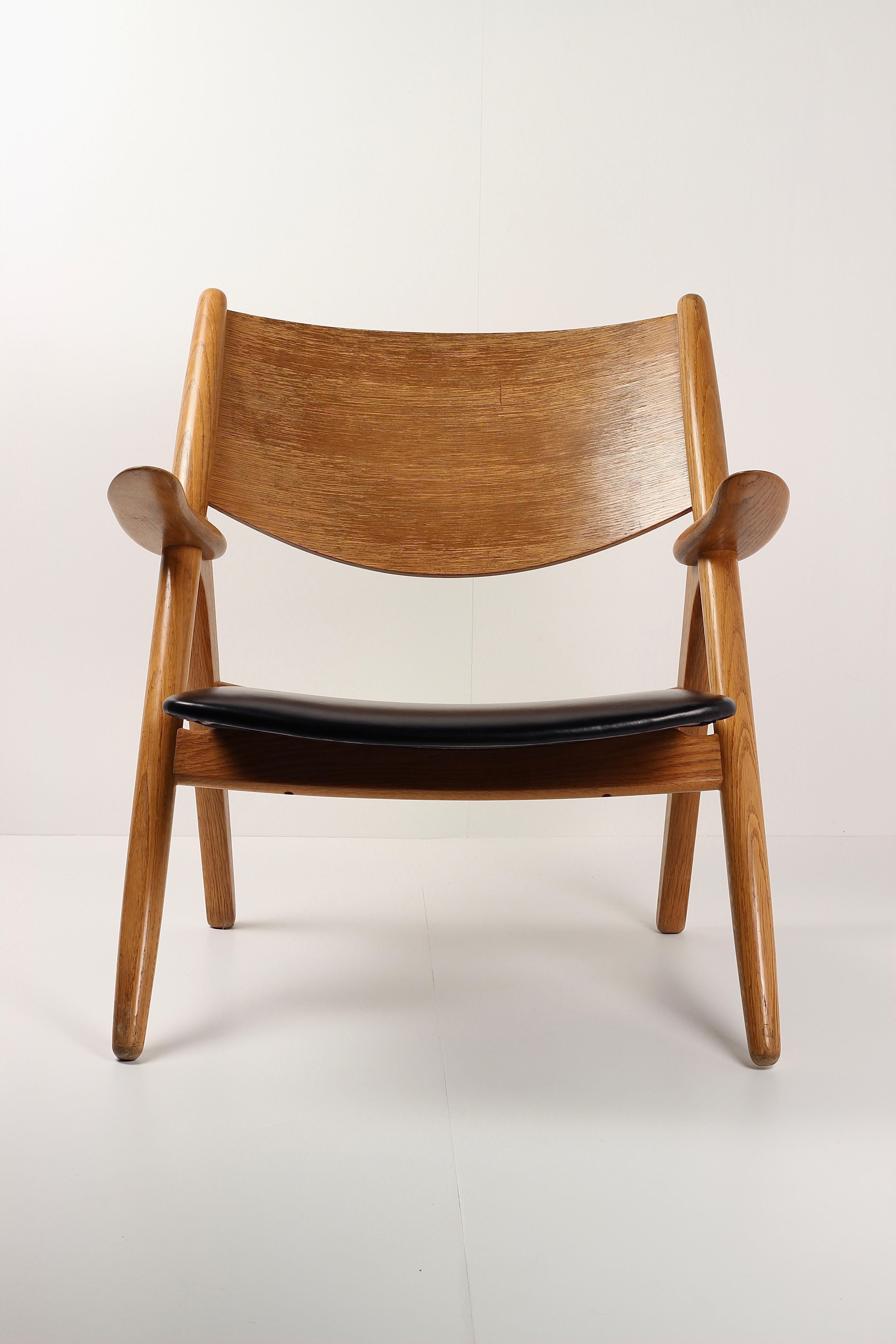 Hans Wegner CH28 Sawback Lounge Chair Danish Modern Icon by Carl Hansen & Søn For Sale 4