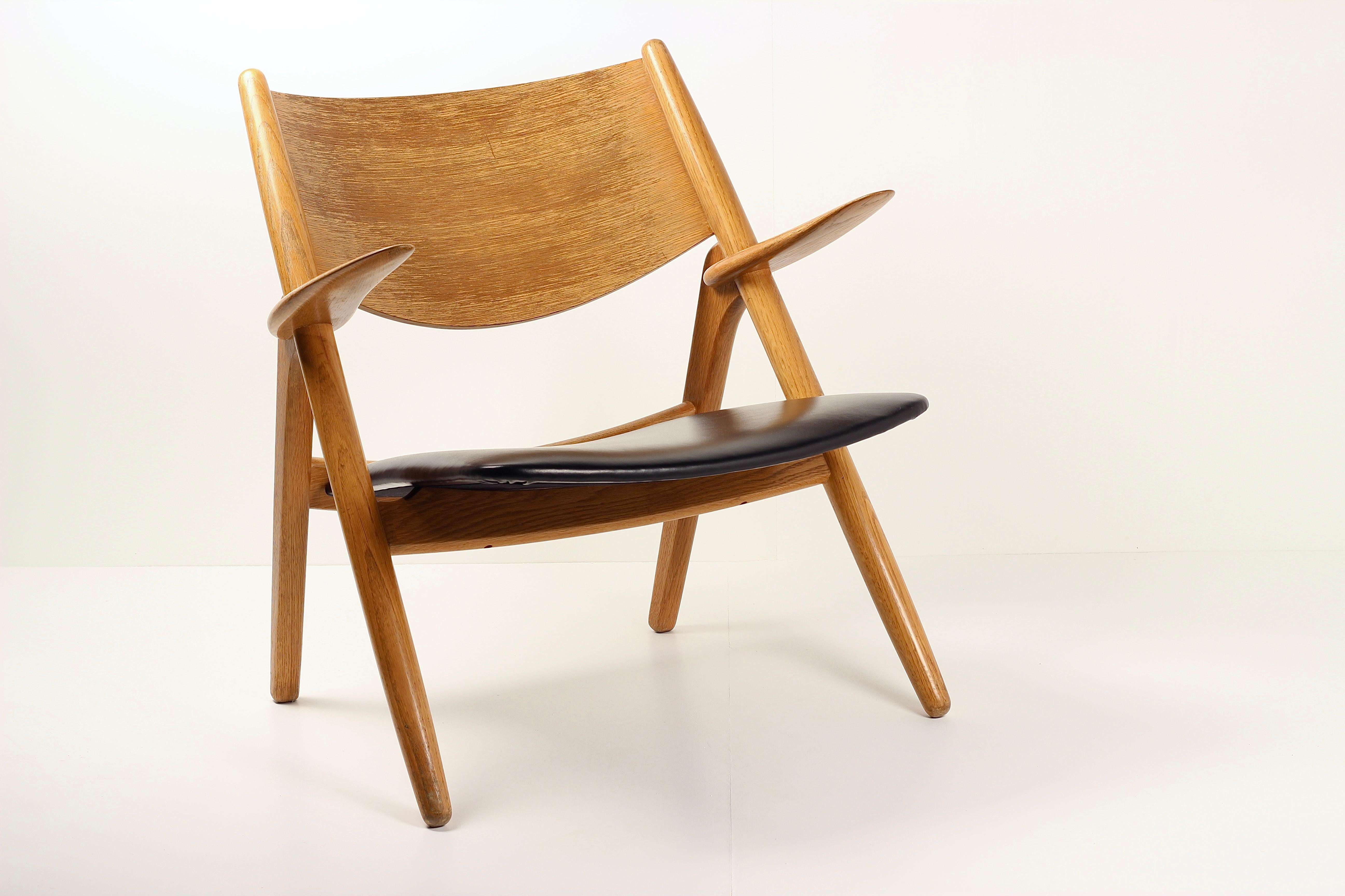 Hans Wegner CH28 Sawback Lounge Chair Danish Modern Icon by Carl Hansen & Søn For Sale 7