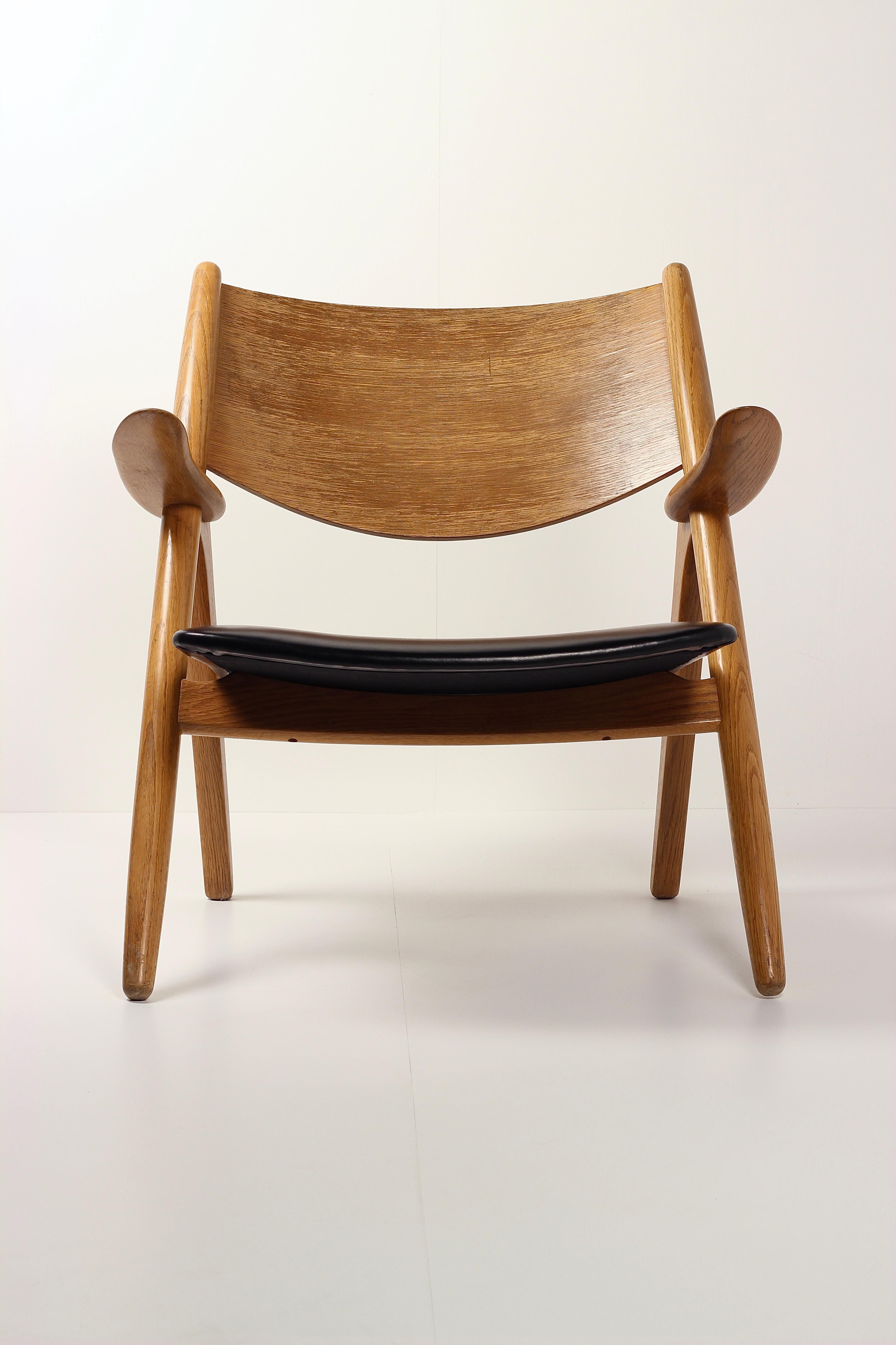 Hans Wegner CH28 Sawback Lounge Chair Danish Modern Icon by Carl Hansen & Søn For Sale 11