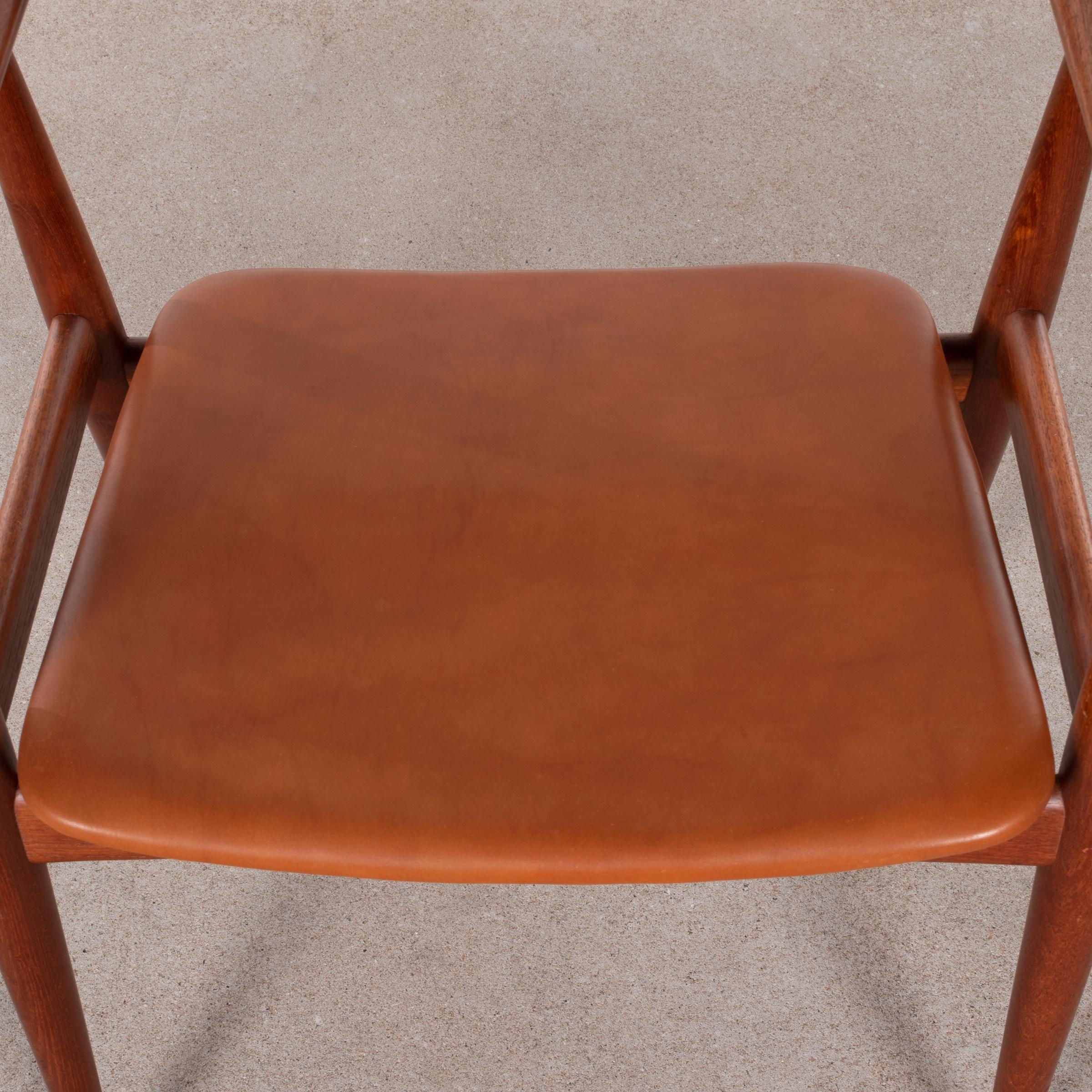 Hans Wegner CH34 Chair in Teak and Cognac Leather for Carl Hansen & Søn, Denmark 11