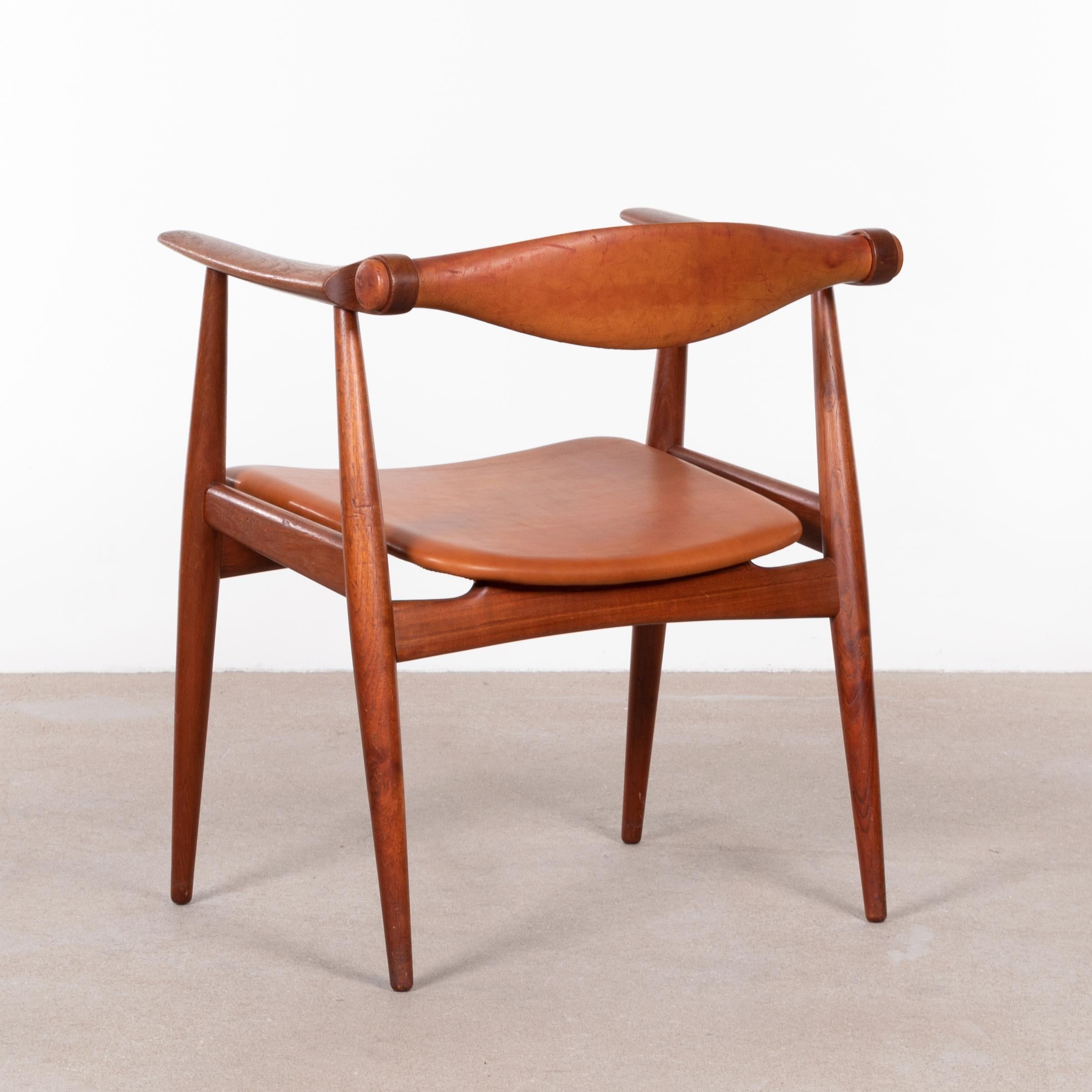 Scandinavian Modern Hans Wegner CH34 Chair in Teak and Cognac Leather for Carl Hansen & Søn, Denmark