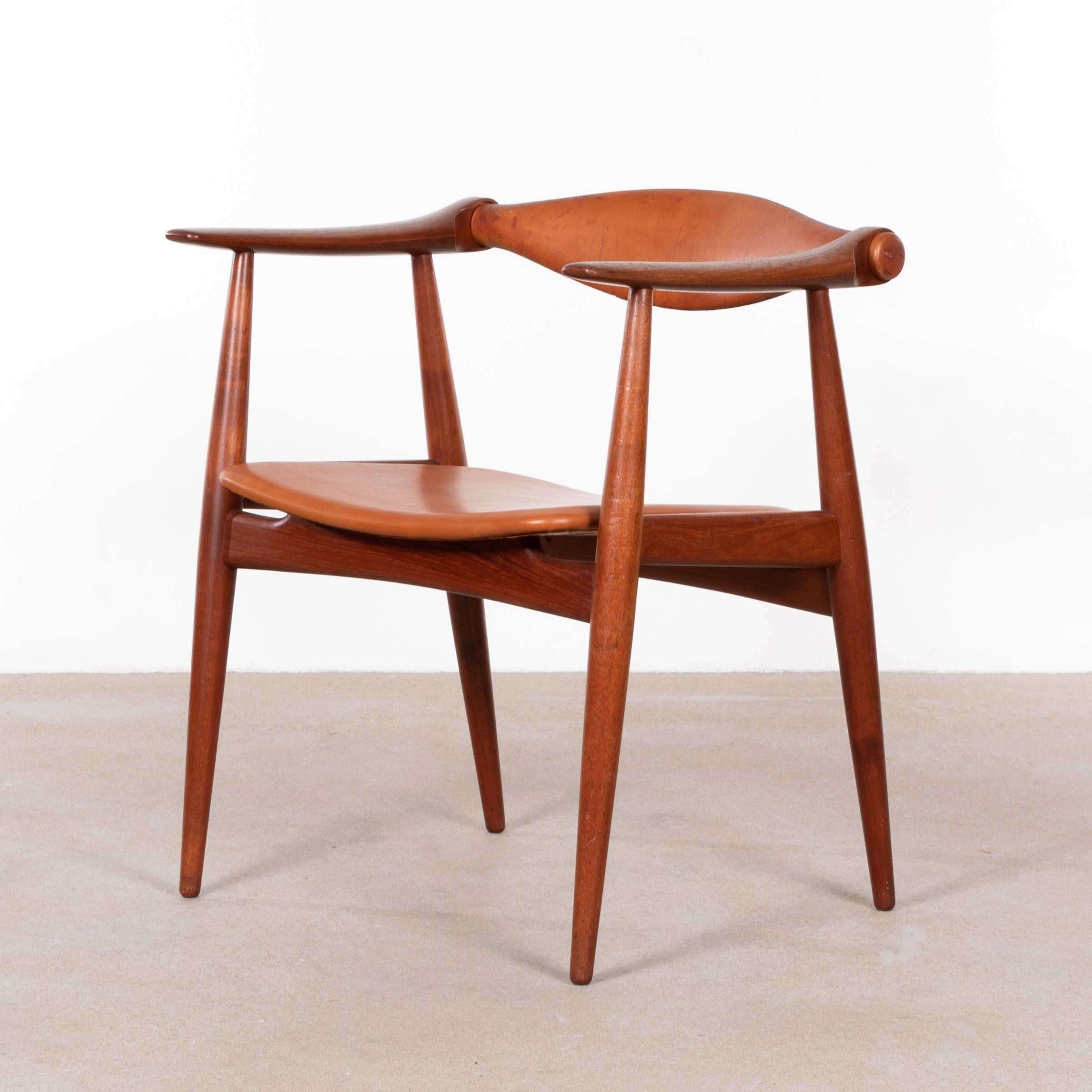 Mid-20th Century Hans Wegner CH34 Chair in Teak and Cognac Leather for Carl Hansen & Søn, Denmark