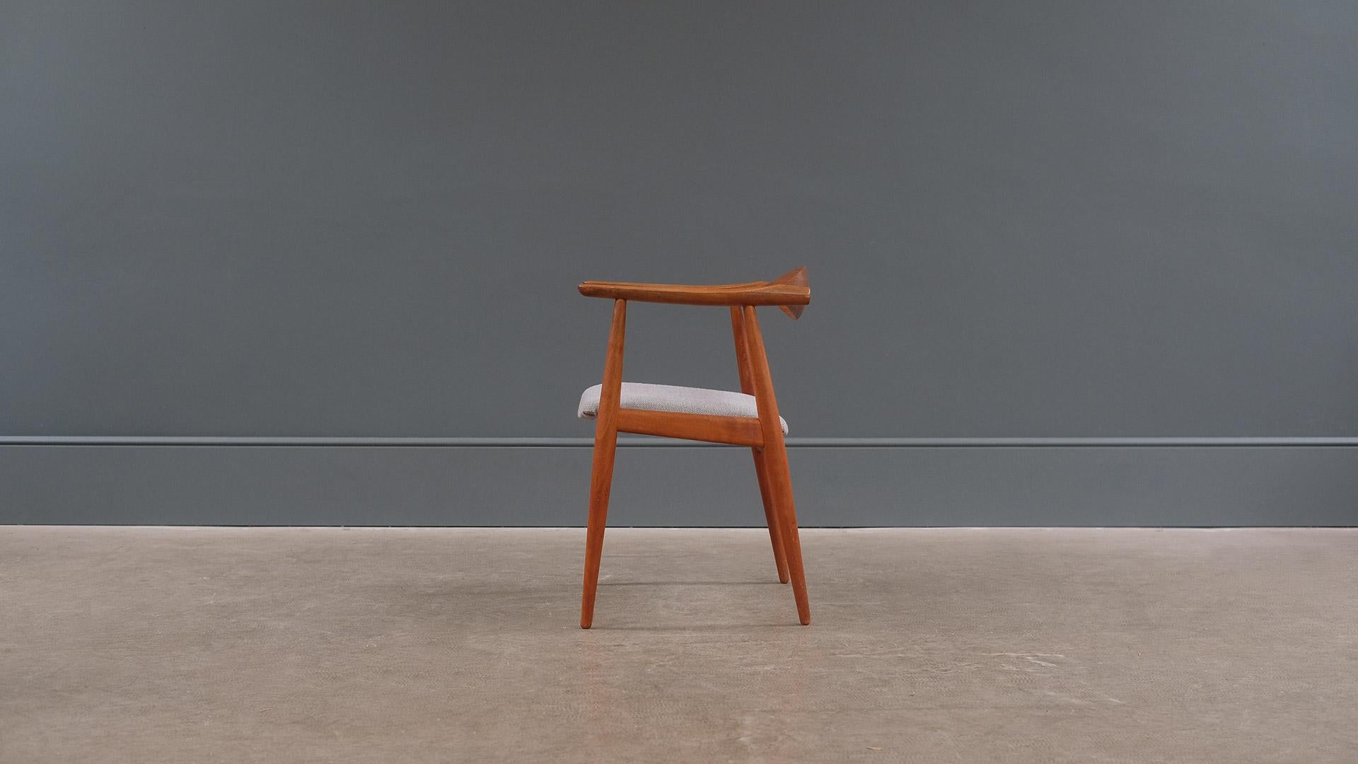 Danish Hans Wegner CH35 Chair