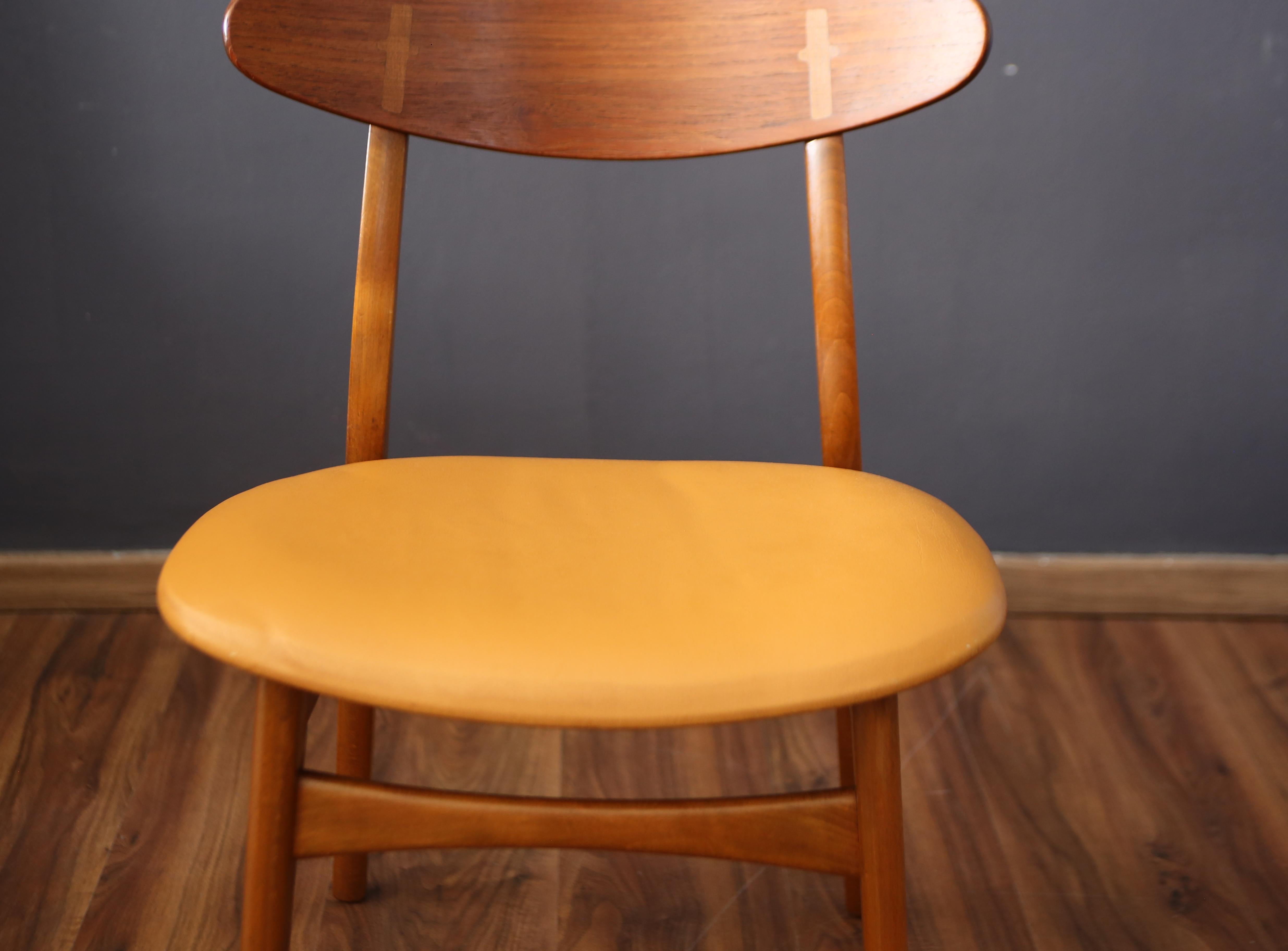 Hans Wegner Stuhl Modell CH-30 Teak und Leder Carl Hansen & Son 1960er Jahre im Angebot 1