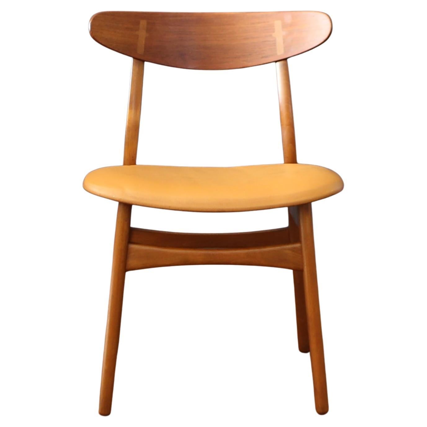 Hans Wegner Stuhl Modell CH-30 Teak und Leder Carl Hansen & Son 1960er Jahre im Angebot