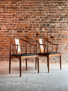 Hans Wegner China Chairs in Walnut for Fritz Hansen, Denmark, 1977