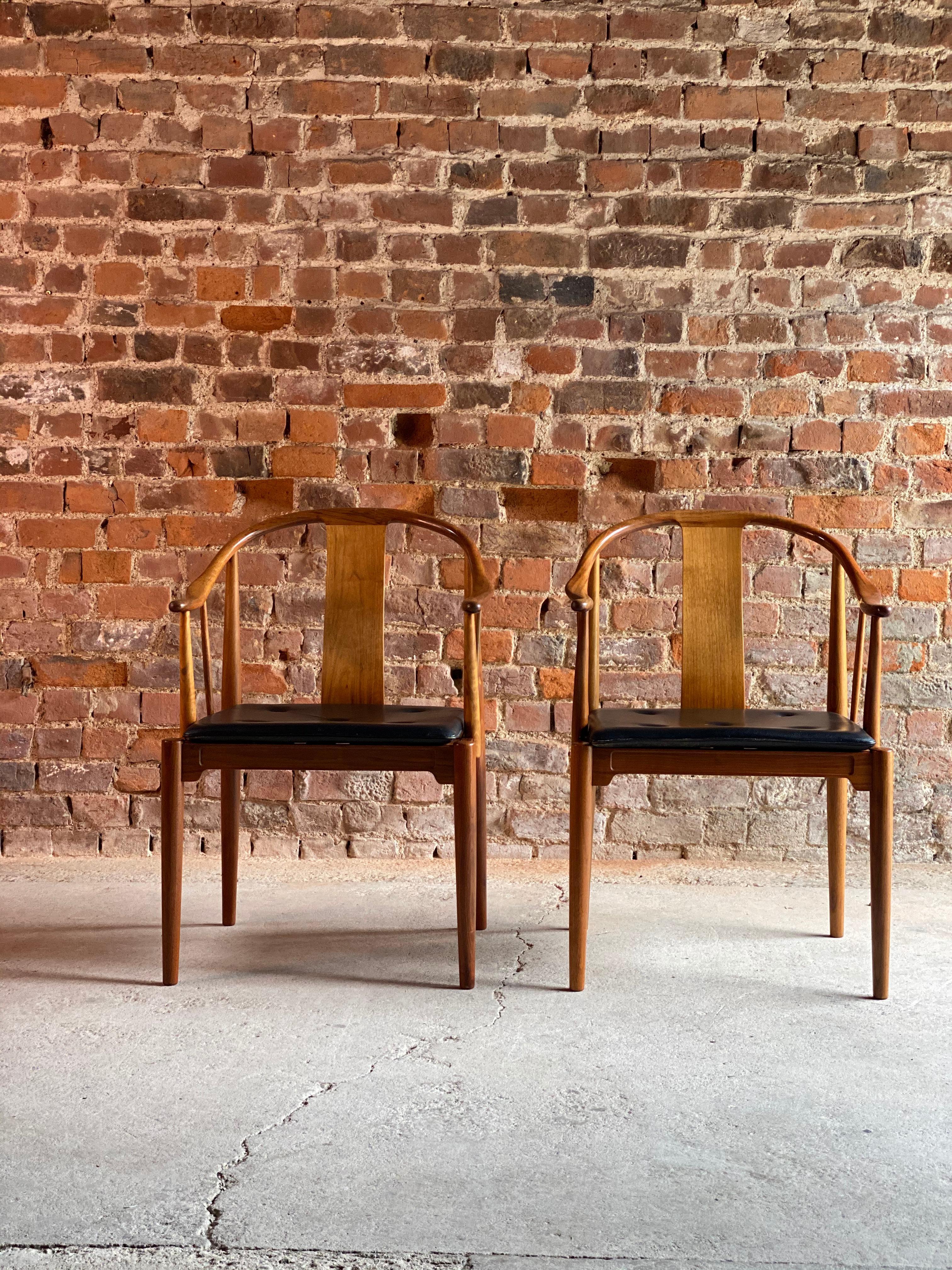 Late 20th Century Hans Wegner China Chairs in Walnut for Fritz Hansen, Denmark, 1977