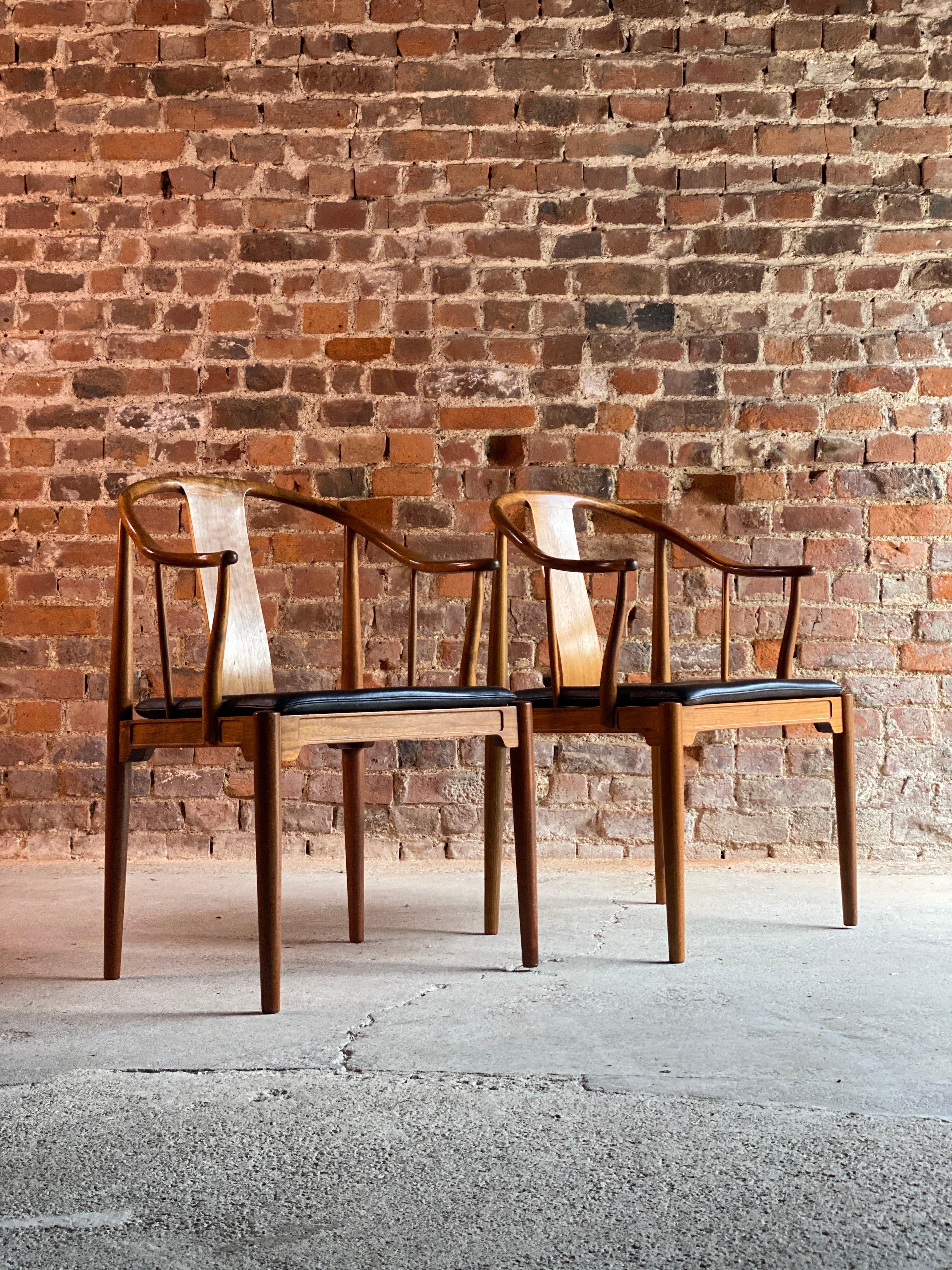 Leather Hans Wegner China Chairs in Walnut for Fritz Hansen, Denmark, 1977