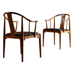 Hans Wegner China Chairs in Walnut for Fritz Hansen, Denmark, 1977