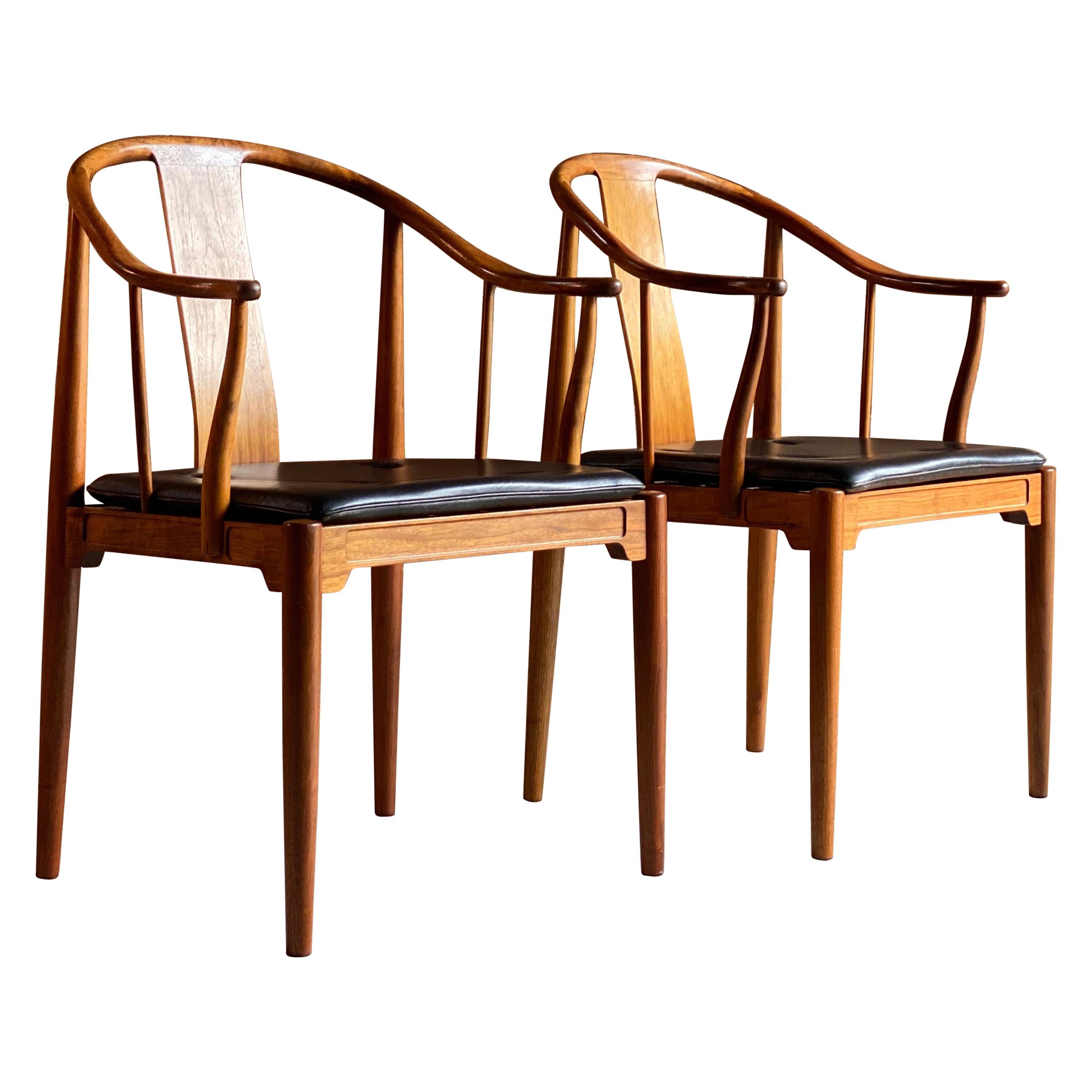 Hans Wegner China Chairs in Walnut for Fritz Hansen, Denmark, 1977