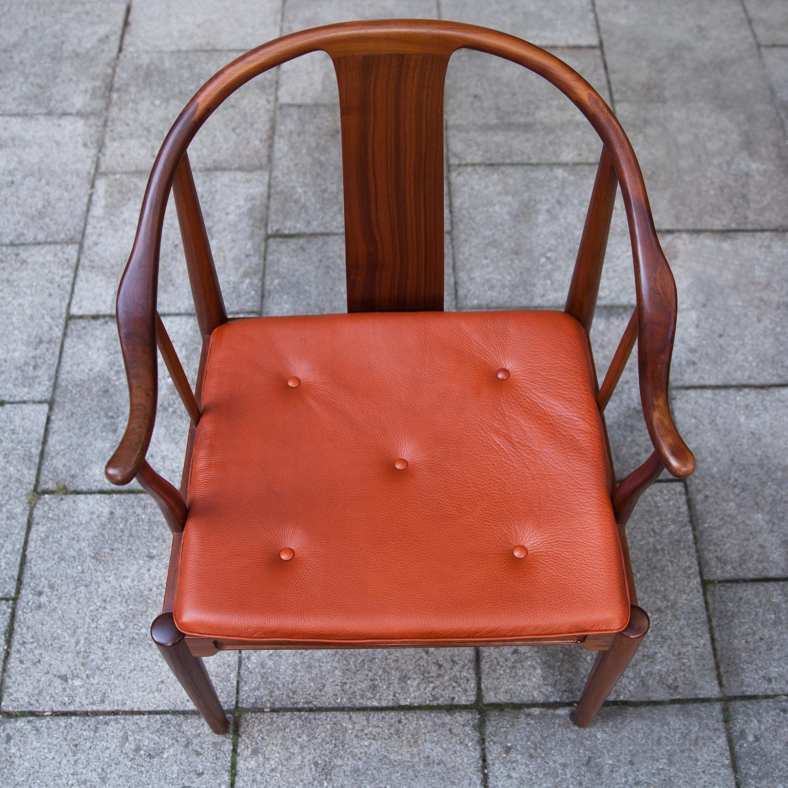 Hans Wegner Chinese Chair 4283 with Original Seat Pad Marked In Excellent Condition In Munich, DE