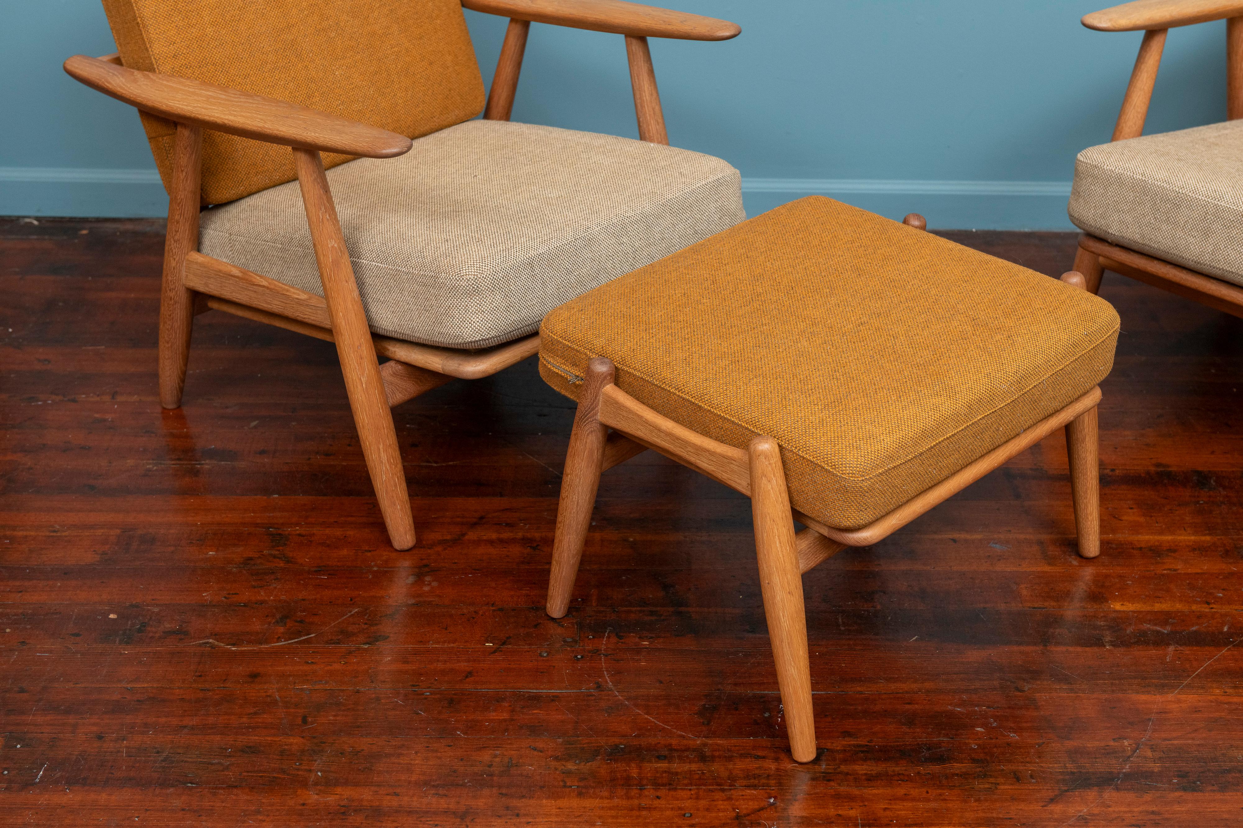 Hans Wegner „Cigar“ Loungesessel und Ottomane für Getama (Skandinavische Moderne) im Angebot