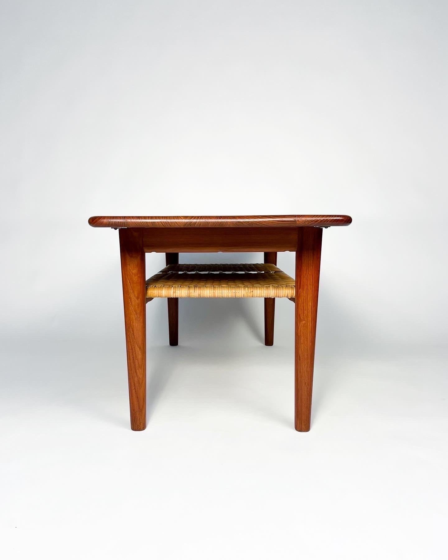 Hans Wegner Coffee Table AT10 Andreas Tuck Denmark Teak & Cane 1950s In Good Condition In Basel, BS