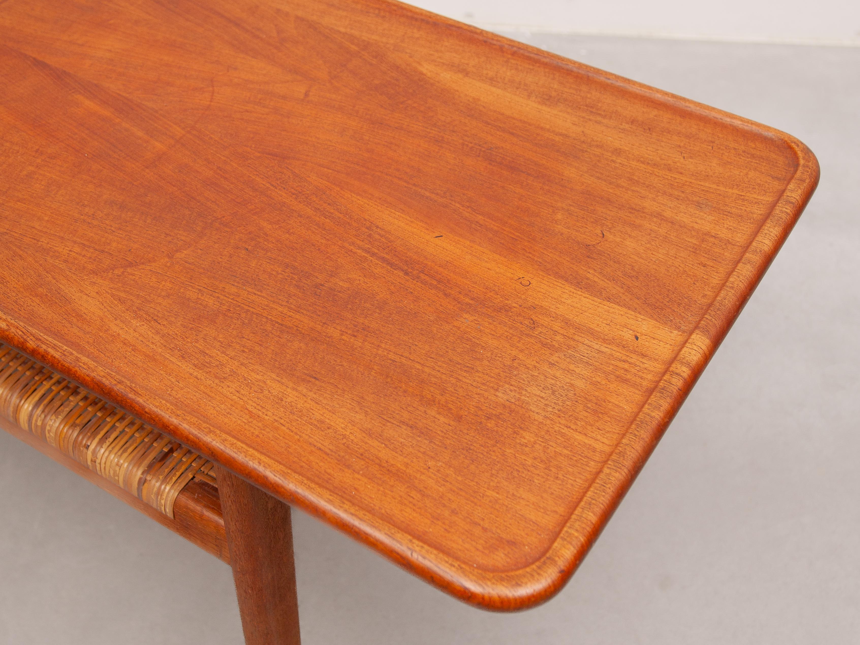 Table basse Hans Wegner modèle 'AT-10' Teck et canne, fabriquée au Danemark, années 1950 en vente 2
