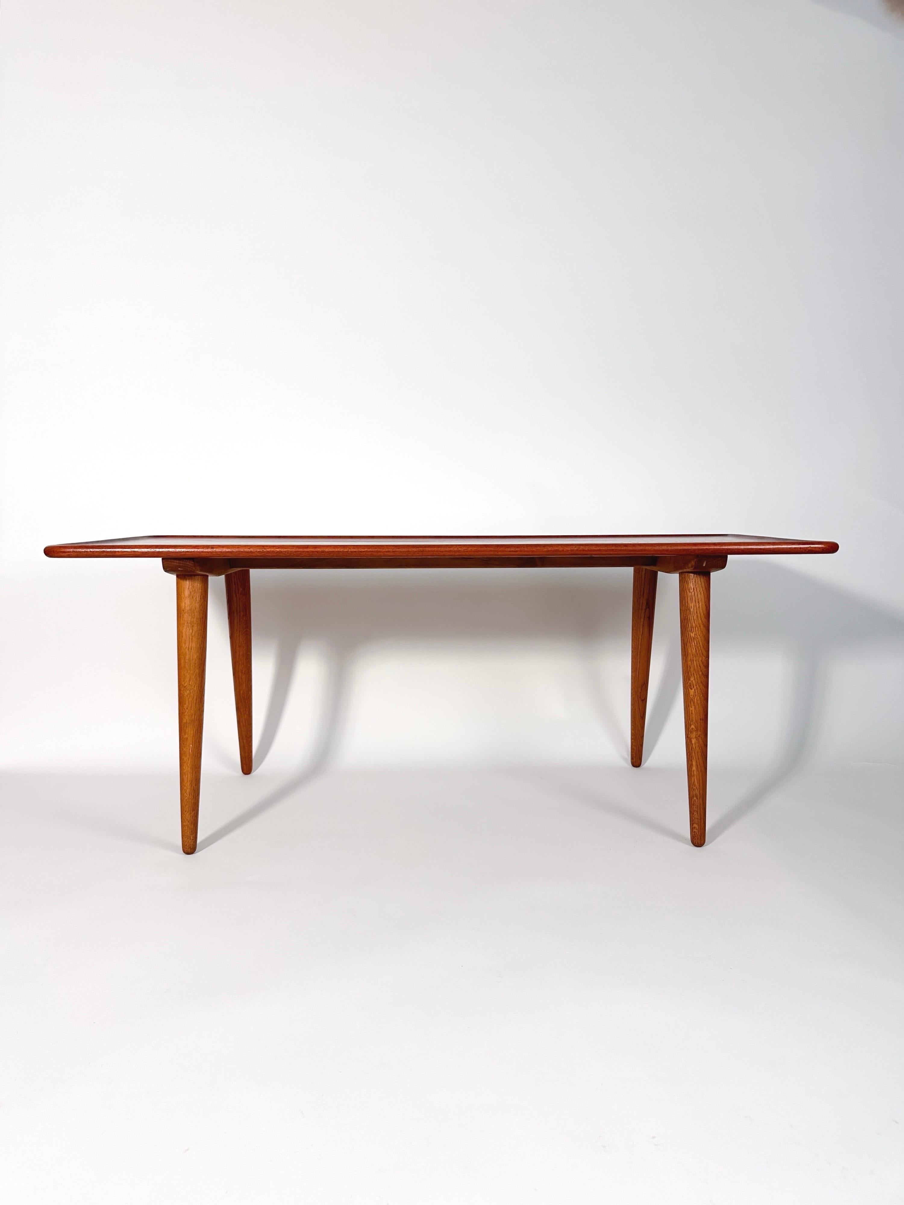 Mid-Century Modern Hans Wegner Coffee Table Teak AT-11 Andreas Tuck Denmark 1950s For Sale