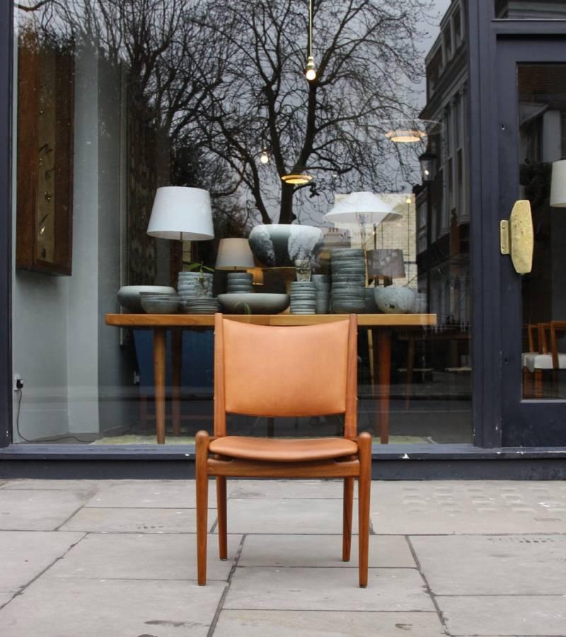 Hans Wegner Cognac Leather Chair In Excellent Condition In London, GB