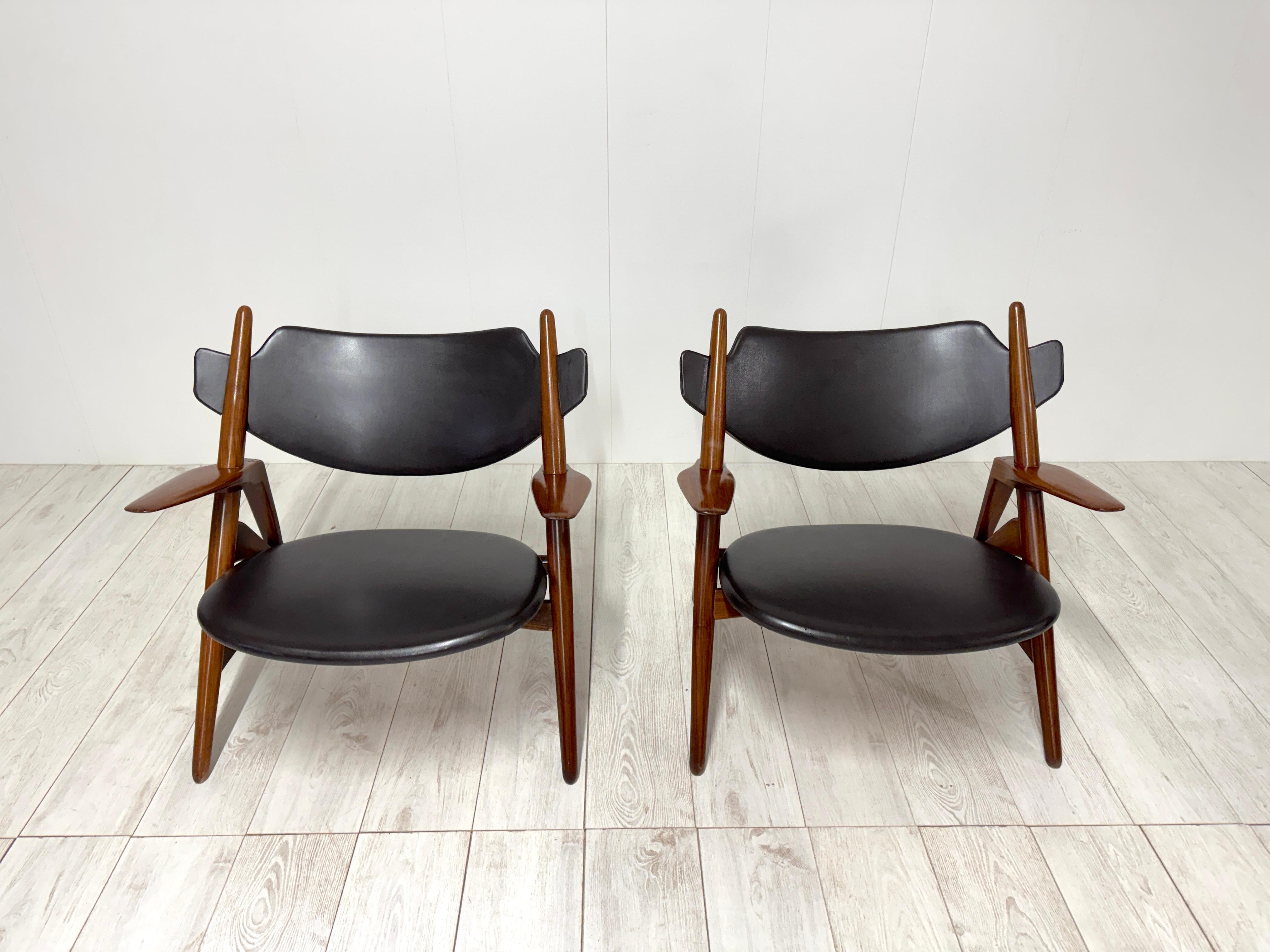 Leather Hans Wegner, Coppia di poltroncine, Danimarca, 1950 For Sale
