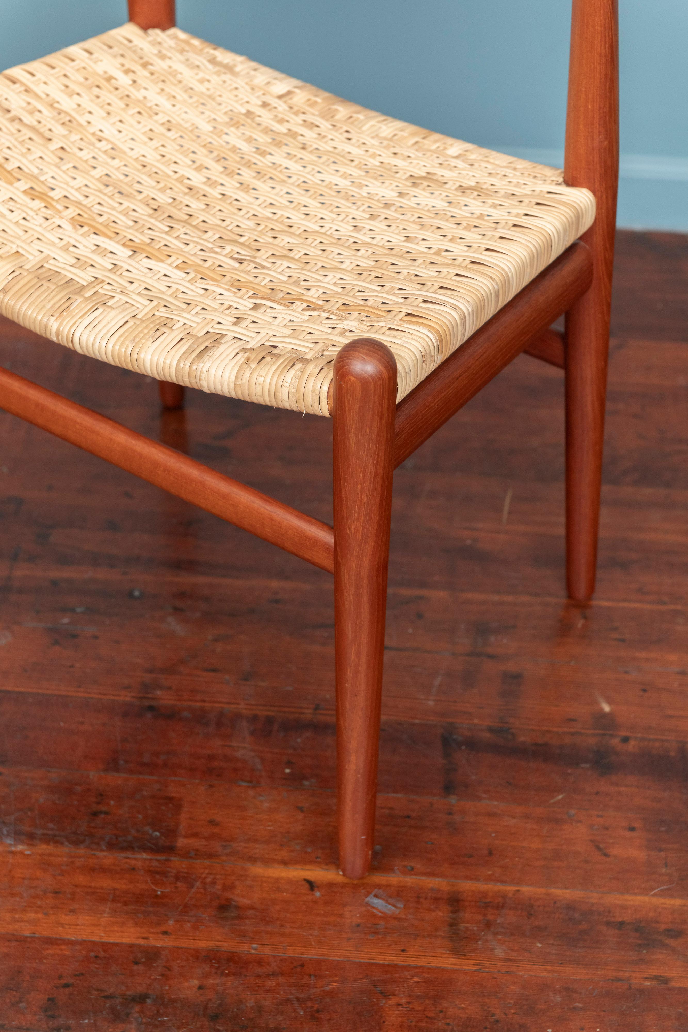 Hans Wegner Cow Horn Chair, Model JH-505 for Johannes Hansen In Good Condition For Sale In San Francisco, CA