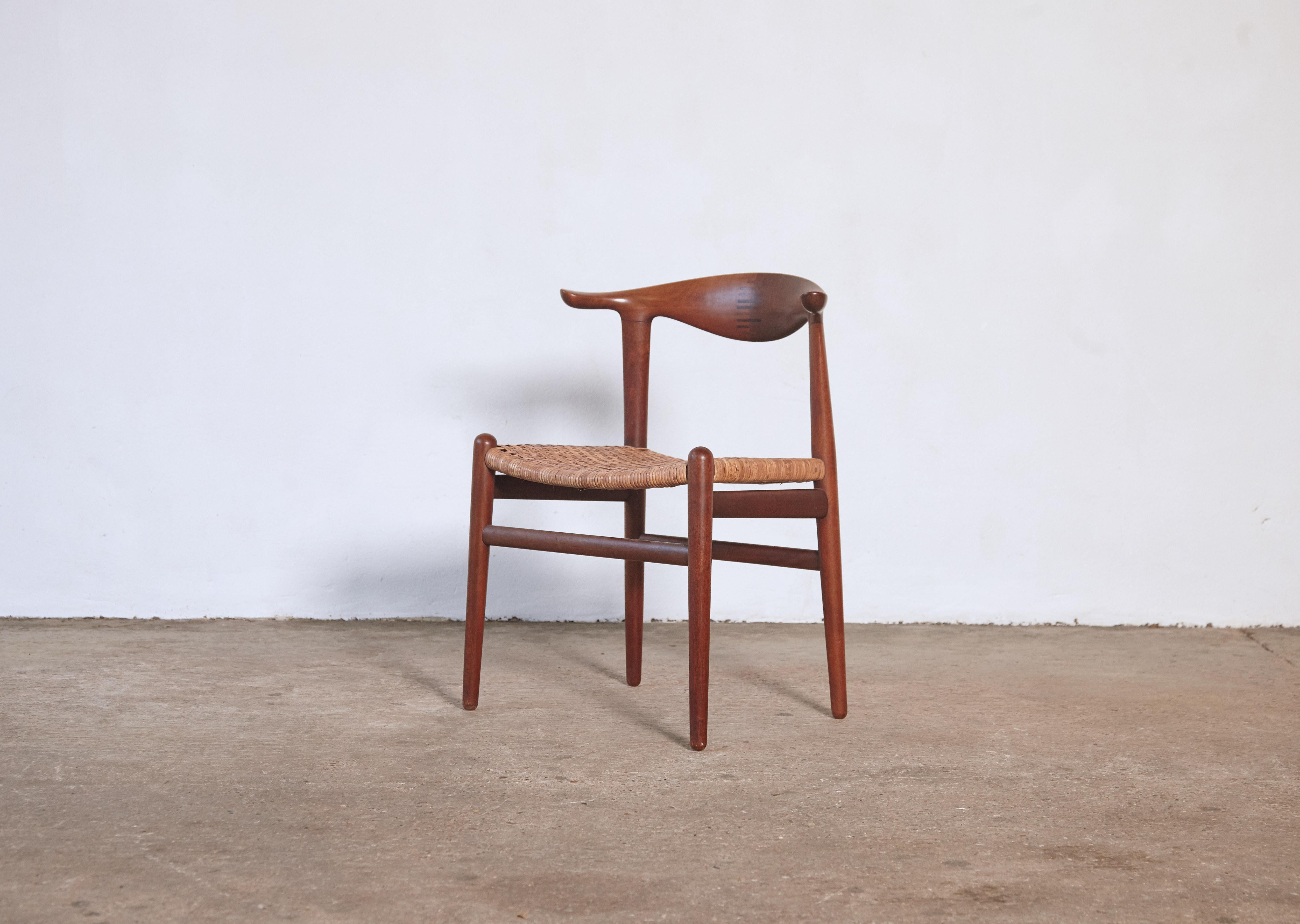 Mid-Century Modern Hans Wegner Cow Horn Chair, model JH 505, Johannes Hansen, Denmark, 1950s-1960s For Sale