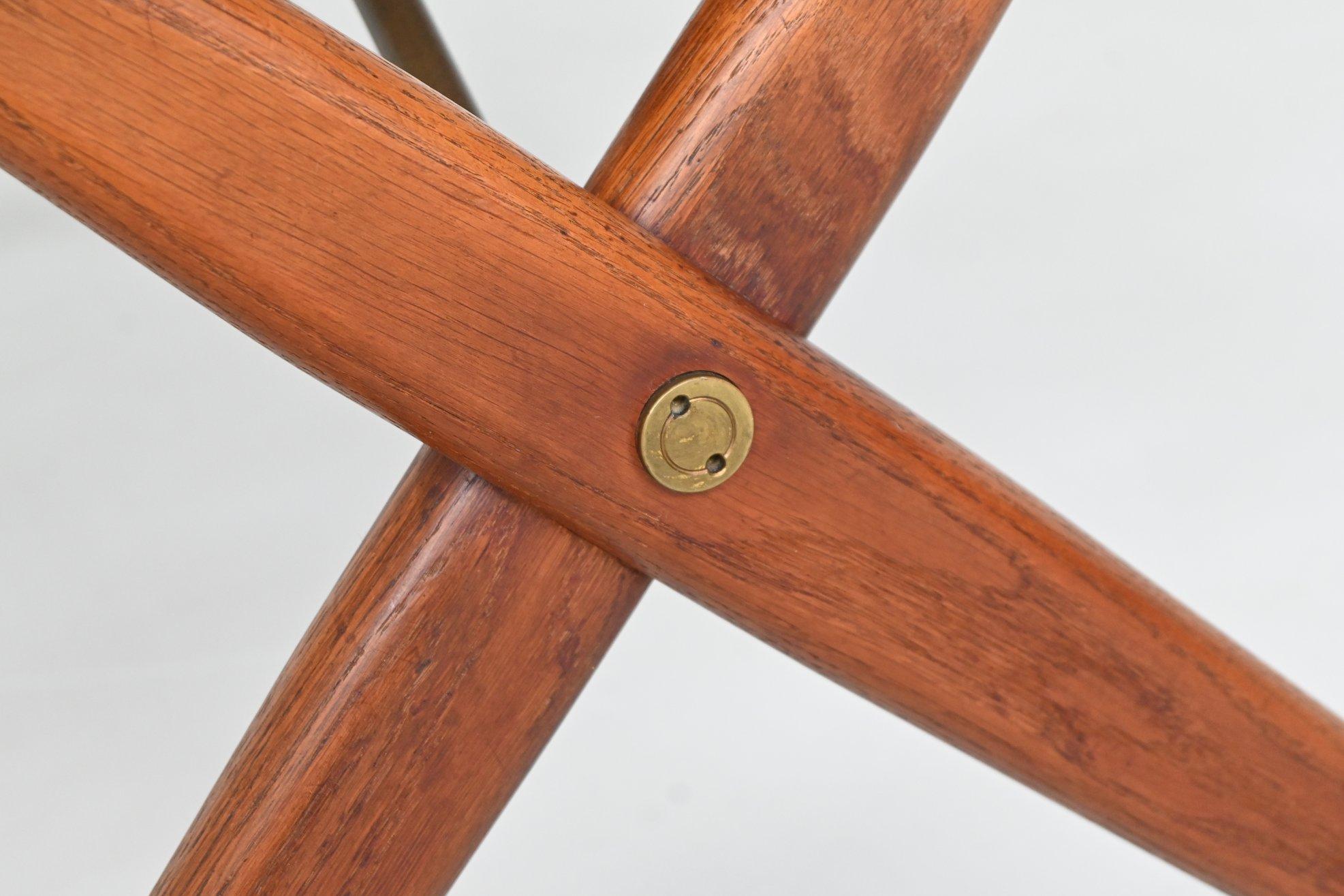 Hans Wegner cross-leg AT 303 dining table Andreas Tuck Denmark 1950 For Sale 5