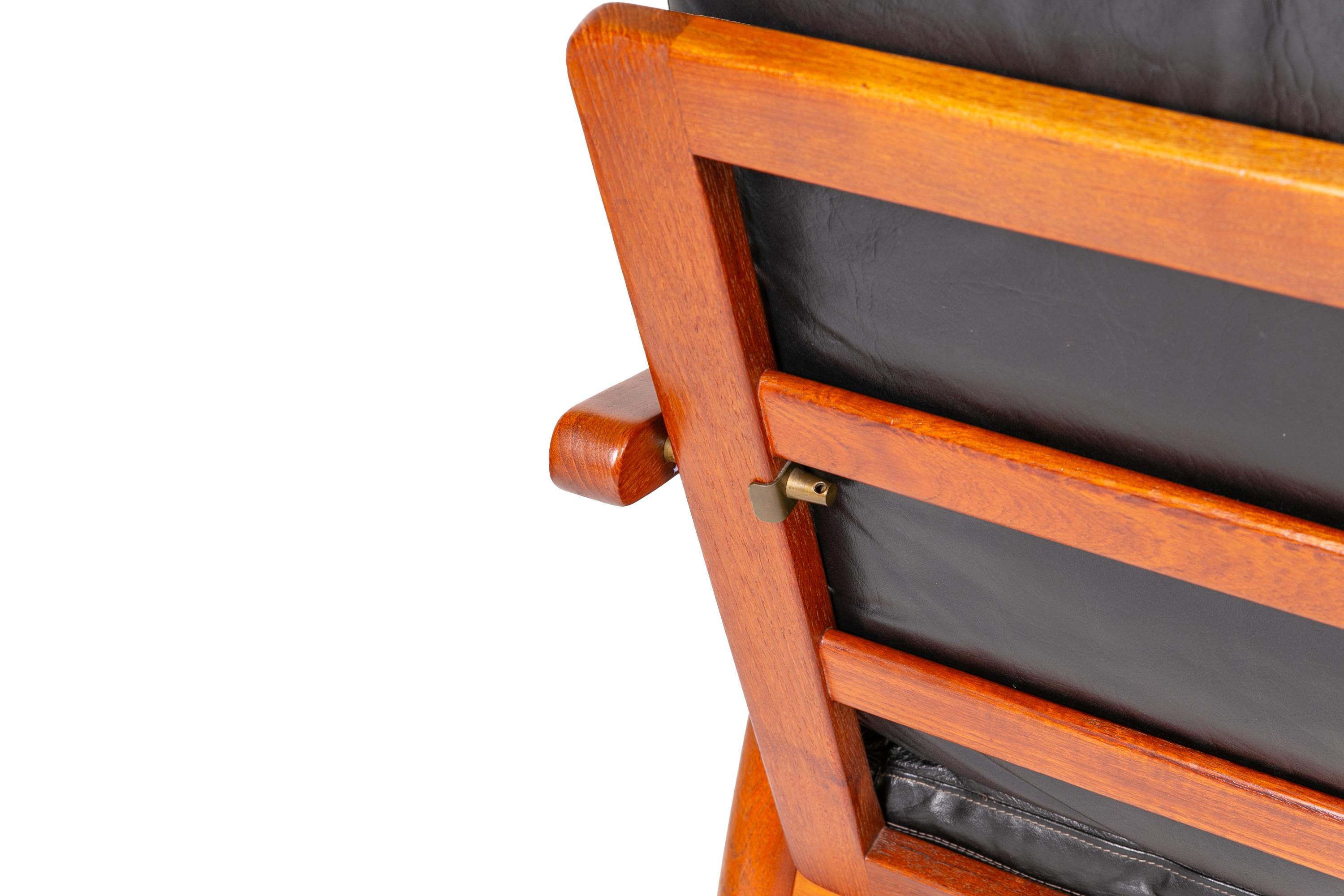 Sedie da salotto Hans Wegner danese di metà secolo GE 270 in pelle nera e teak in vendita 3