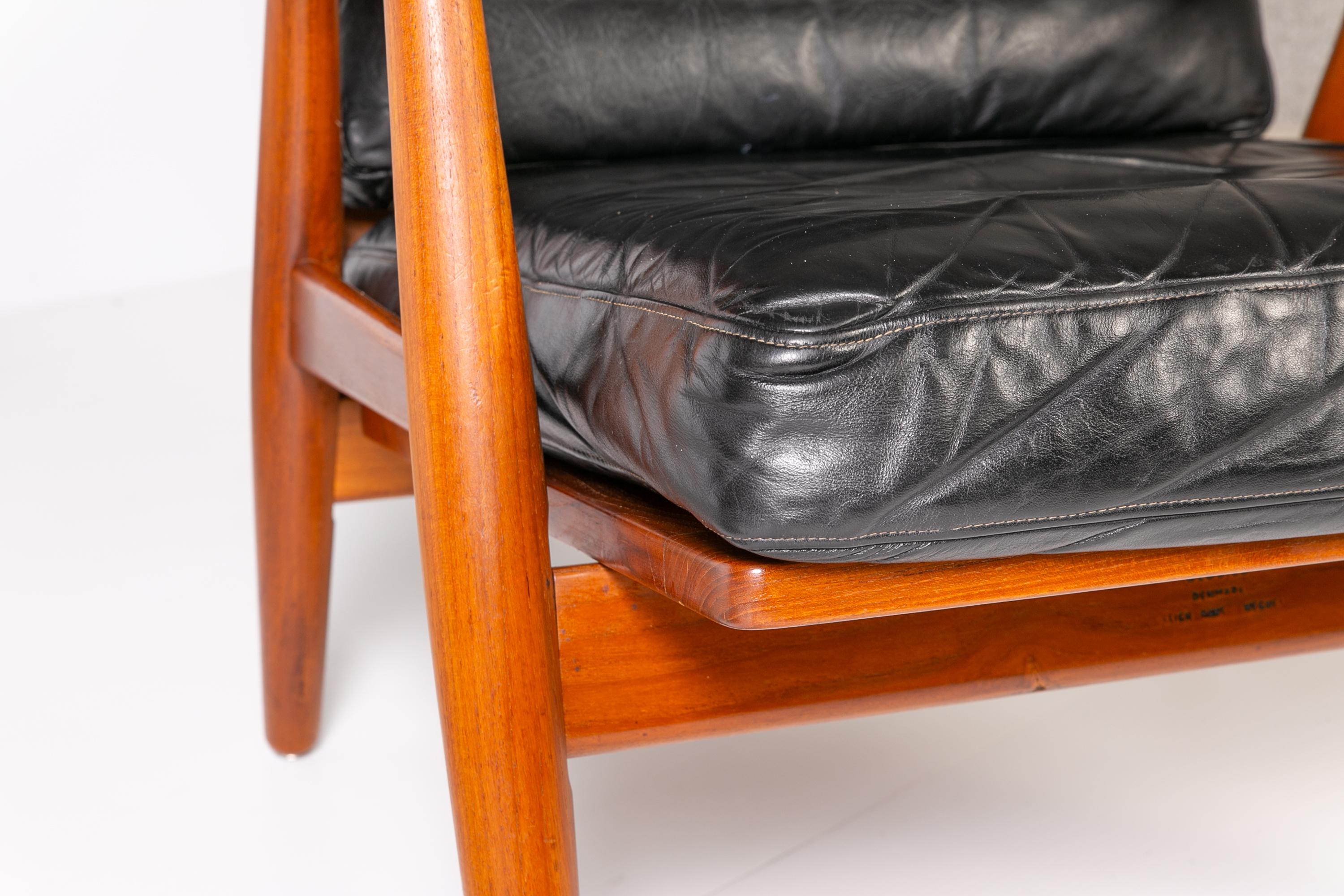 Pelle Sedie da salotto Hans Wegner danese di metà secolo GE 270 in pelle nera e teak in vendita