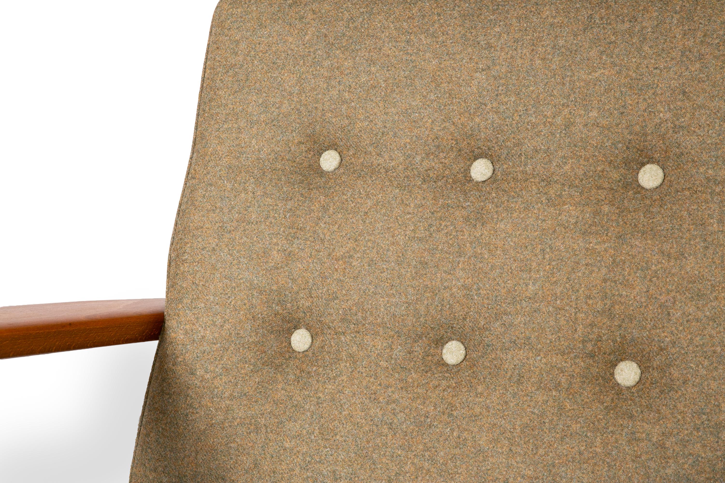 Chaises longues danoises Hans Wegner du milieu du siècle, en laine vert forêt en vente 3