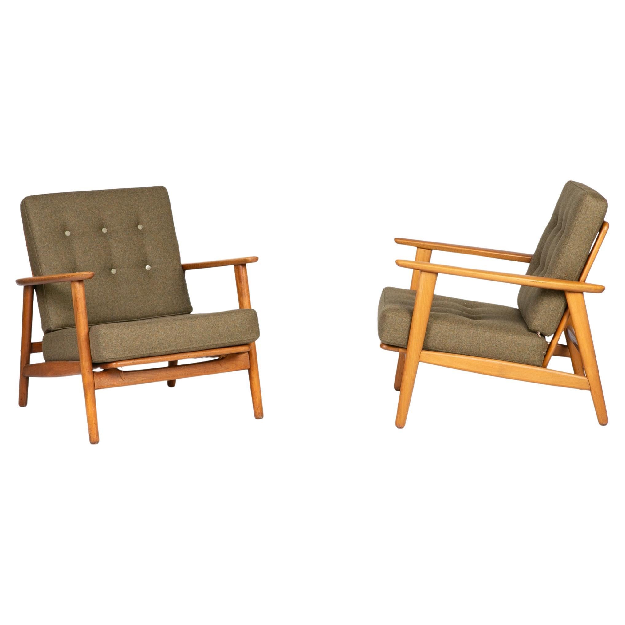 Chaises longues danoises Hans Wegner du milieu du siècle, en laine vert forêt