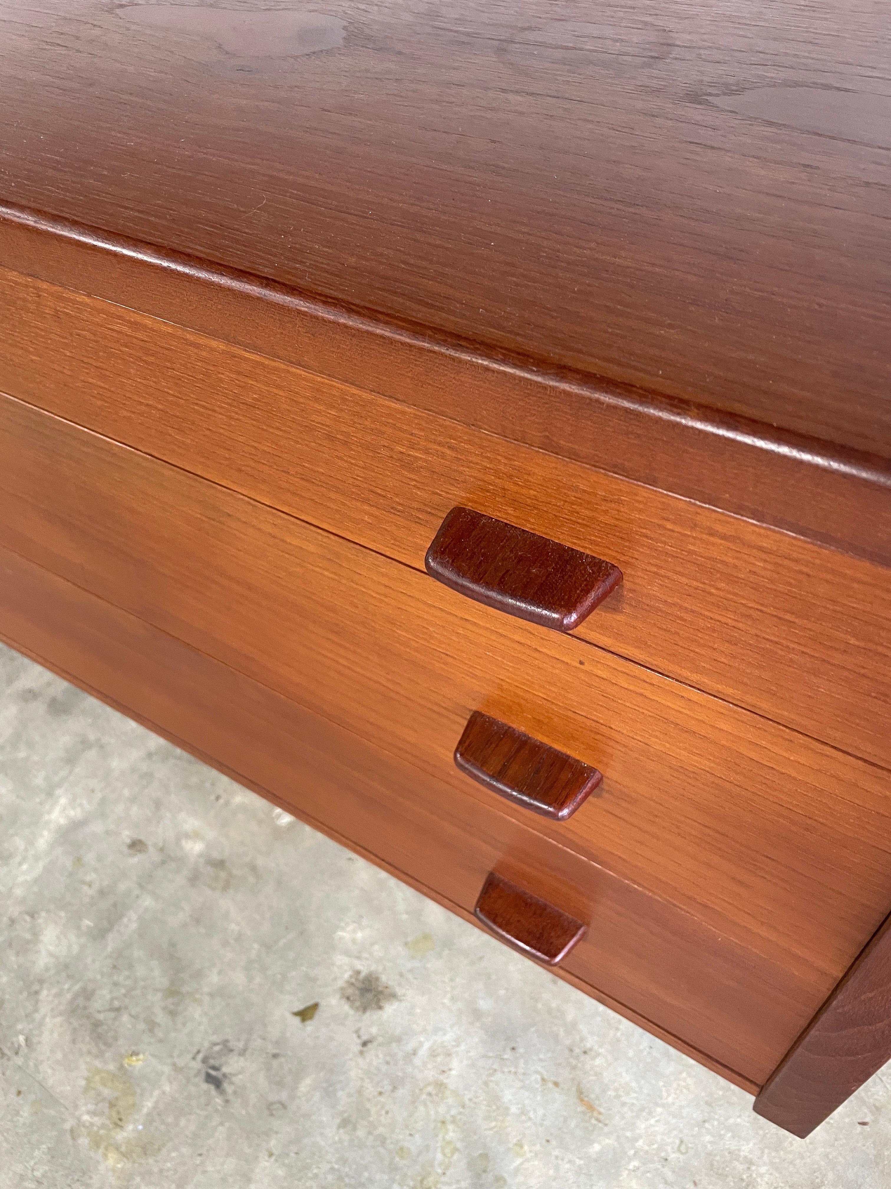 Danese Credenza e credenza Hans Wegner in stile danese del Mid Century Modern in vendita
