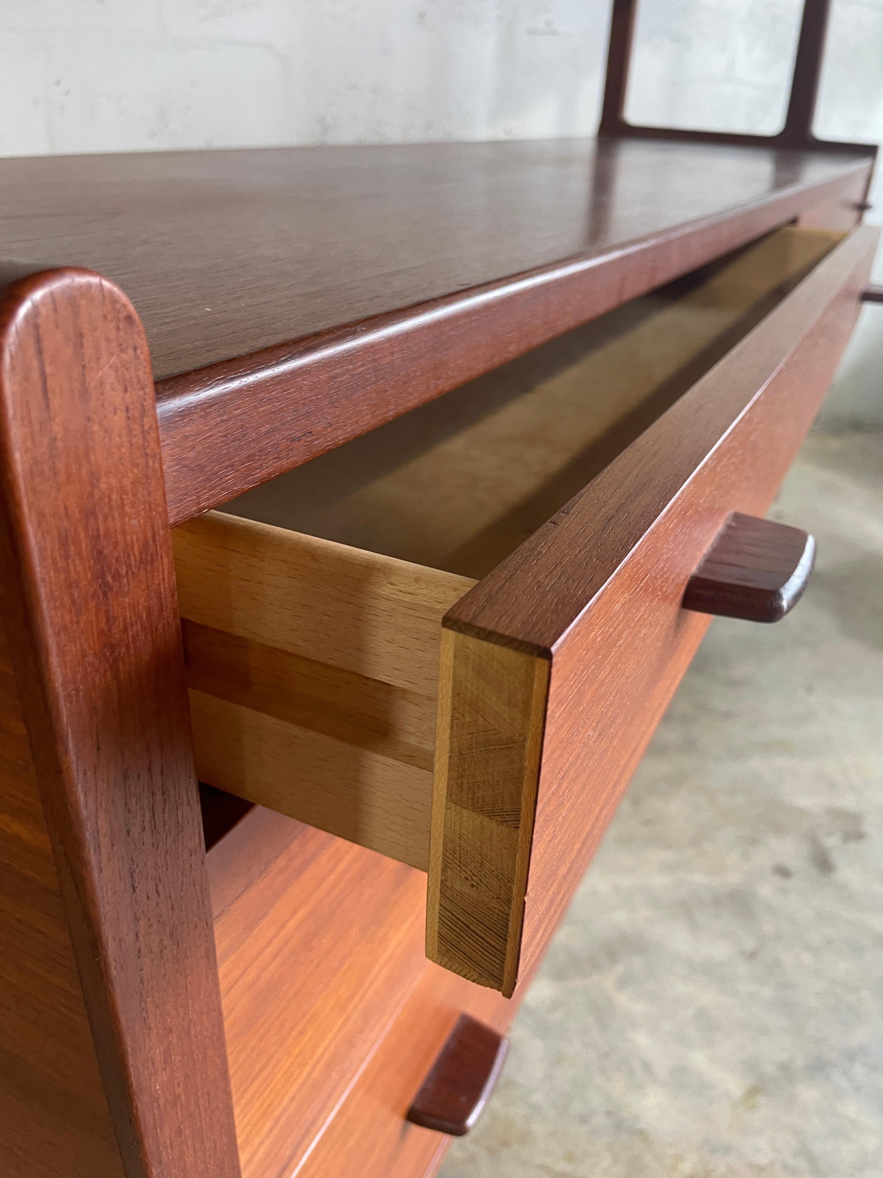 Legno Credenza e credenza Hans Wegner in stile danese del Mid Century Modern in vendita