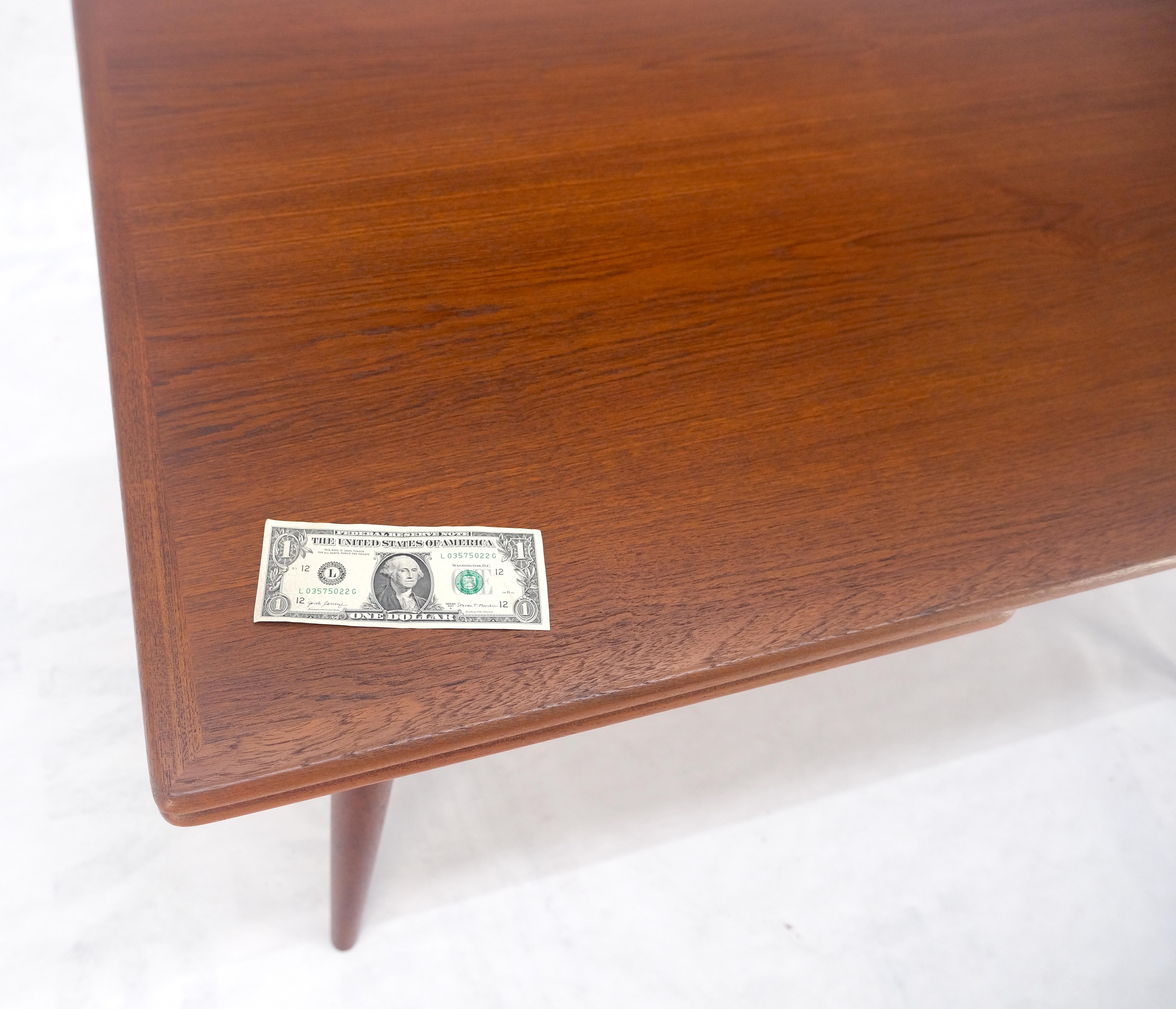 20ième siècle Table de salle à manger en teck réfractaire à feuilles 20