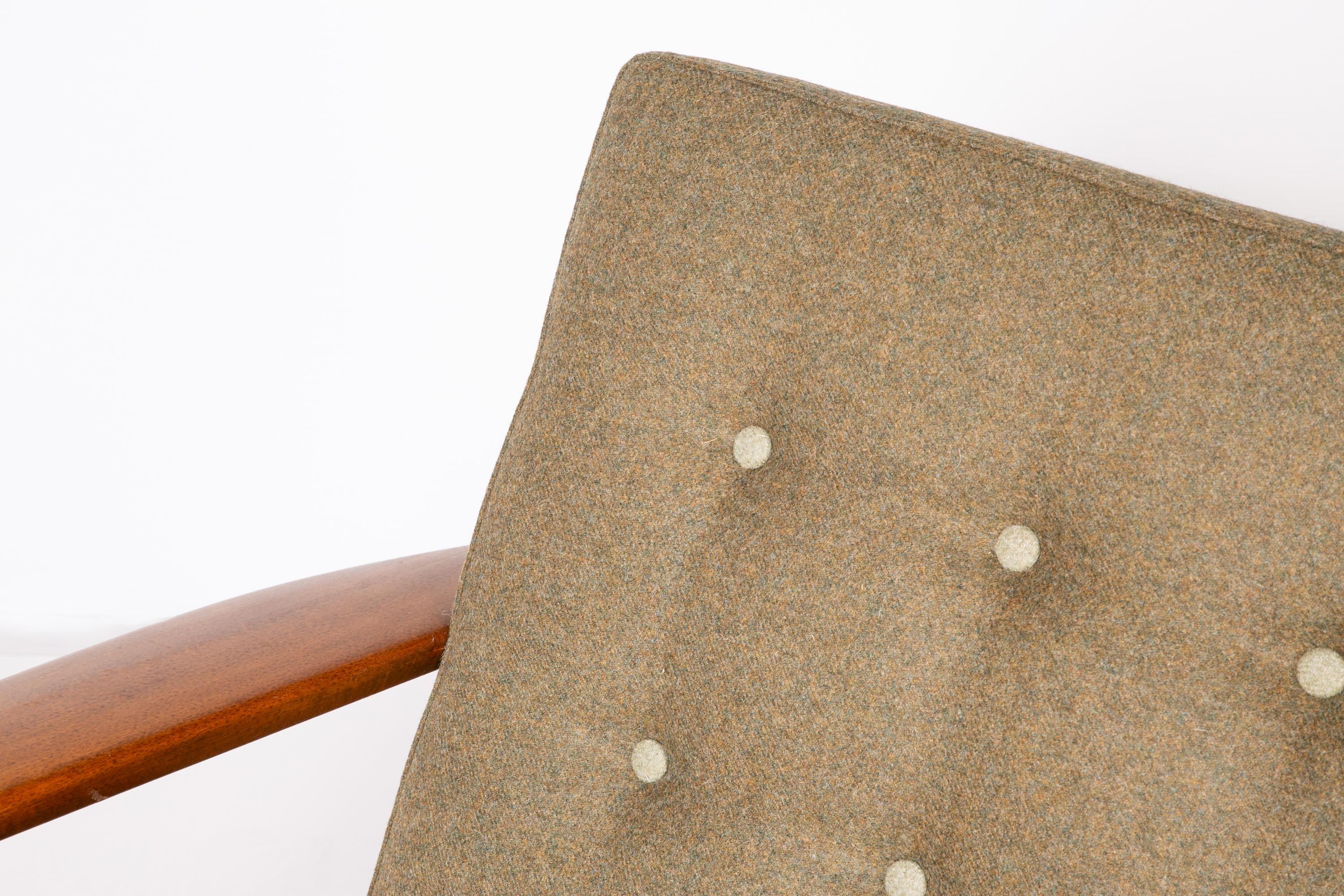 XX secolo Divano a 2 posti in lana verde foresta di Hans Wegner, danese, della metà del secolo scorso. in vendita