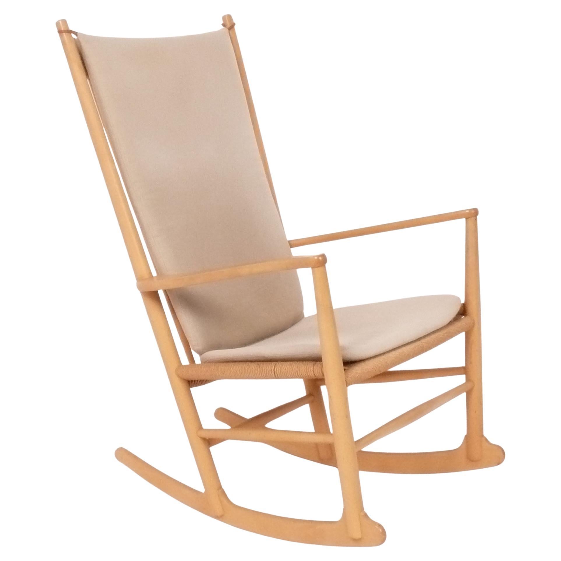 Hans Wegner Mecedora moderna danesa de haya y asiento de cuerda Modelo J16
