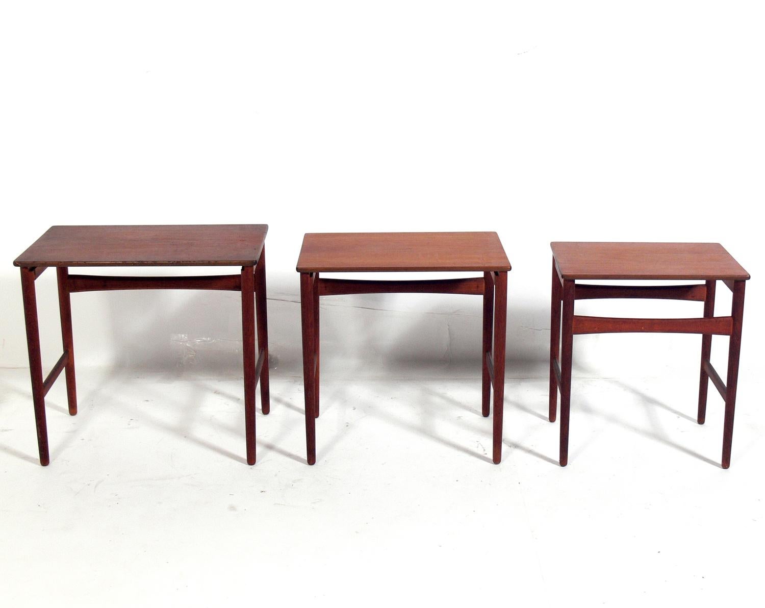 Hans Wegner Danish Modern Nesting Tables In Good Condition In Atlanta, GA