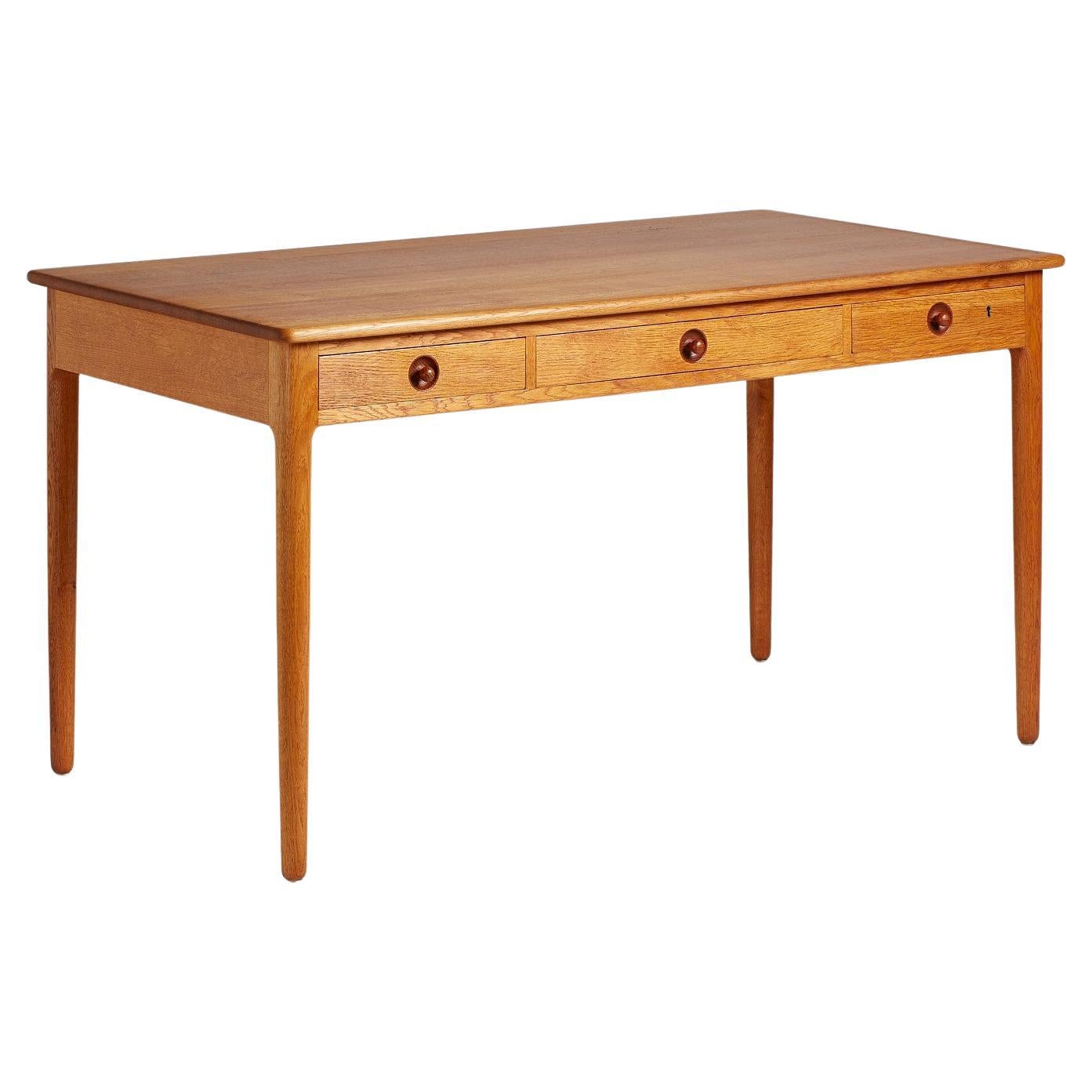 Scrivania AT-305 in Oak danese di Hans Wegner, 1953