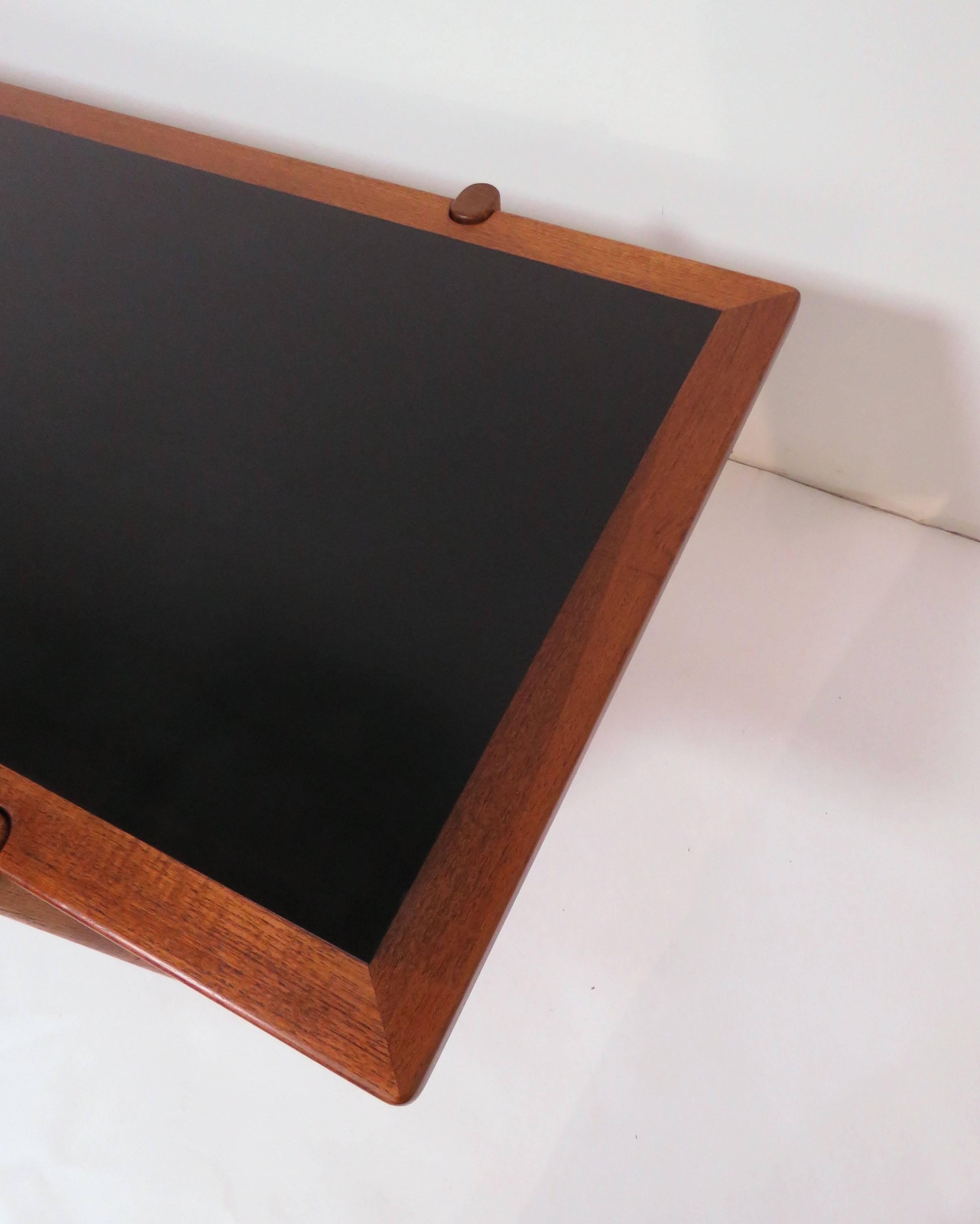 Mid-20th Century Hans Wegner Danish Teak Reversible Flip Top Coffee Table for Johannes Hansen