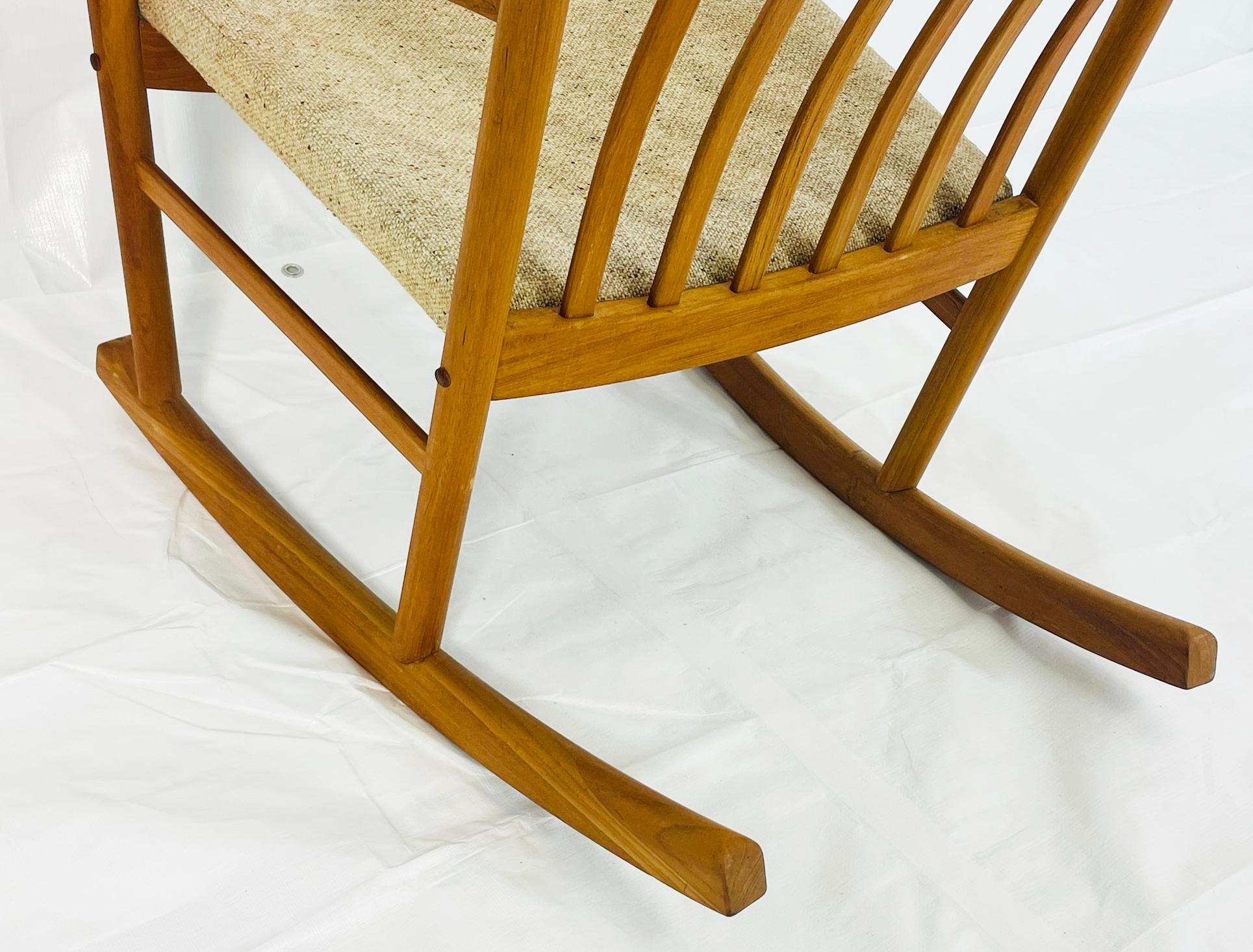 Hans Wegner Danish Teak Rocking Chair for Tarm Stole, 1960s im Angebot 3