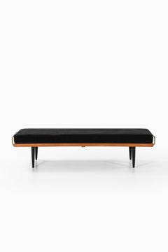 Hans Wegner Daybed Model GE-19 Produced by Getama